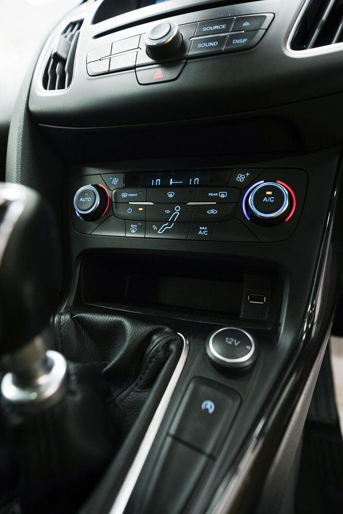 Ford Focus view 21