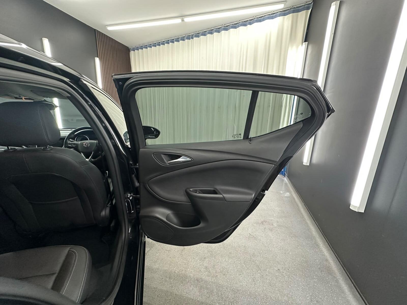Vauxhall Astra view 19