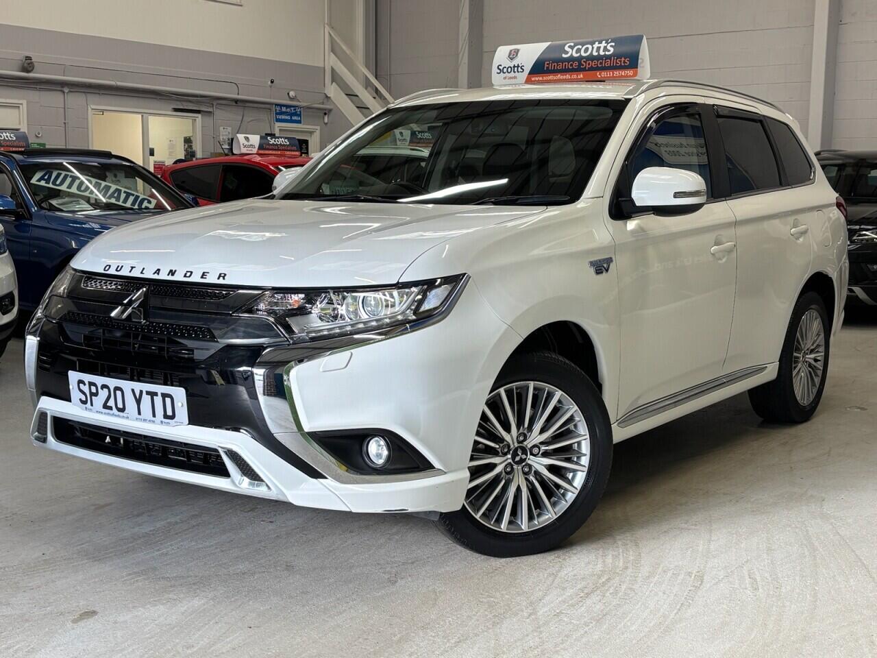 Mitsubishi Outlander view 3