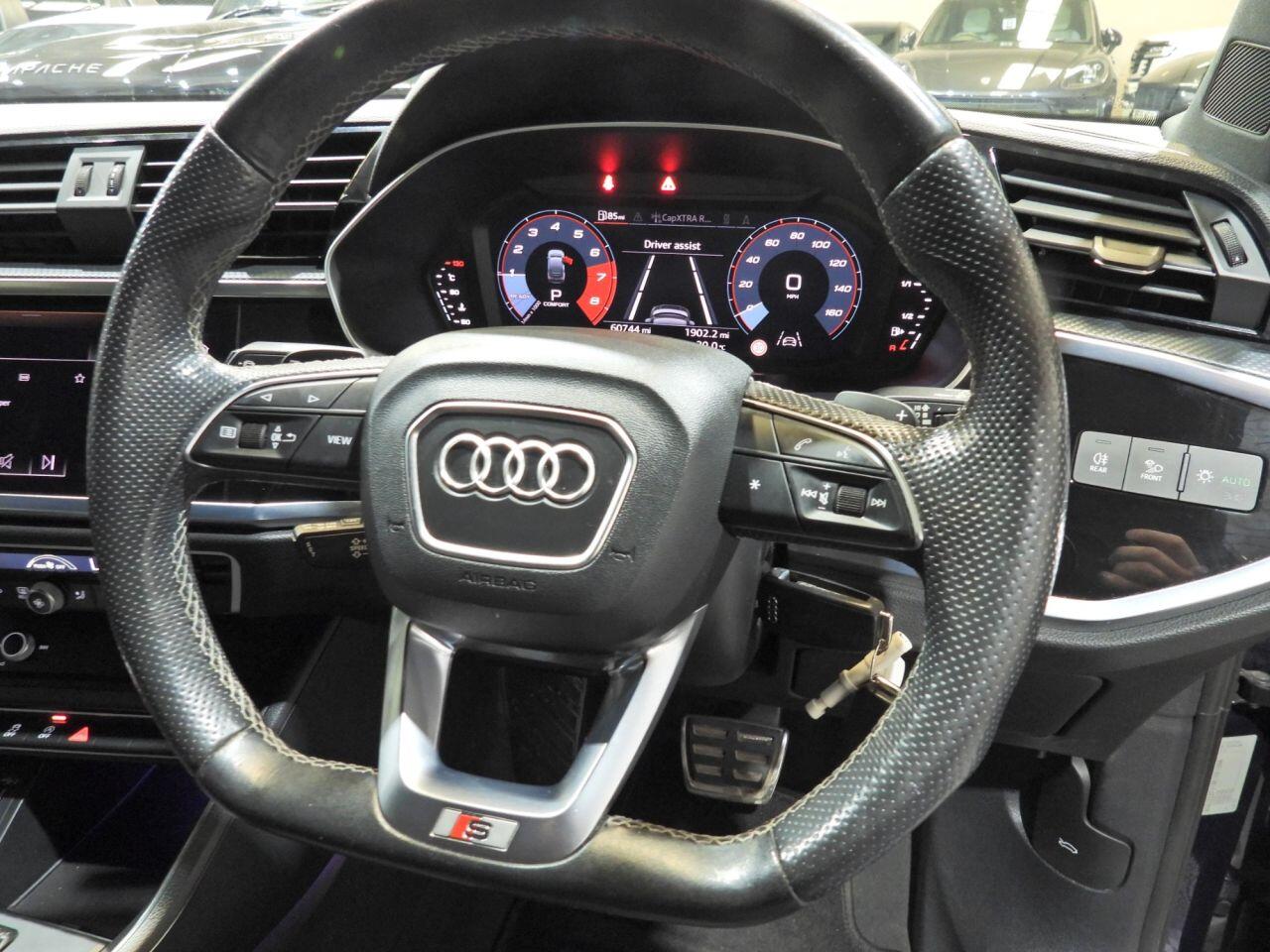 Audi Q3 view 16