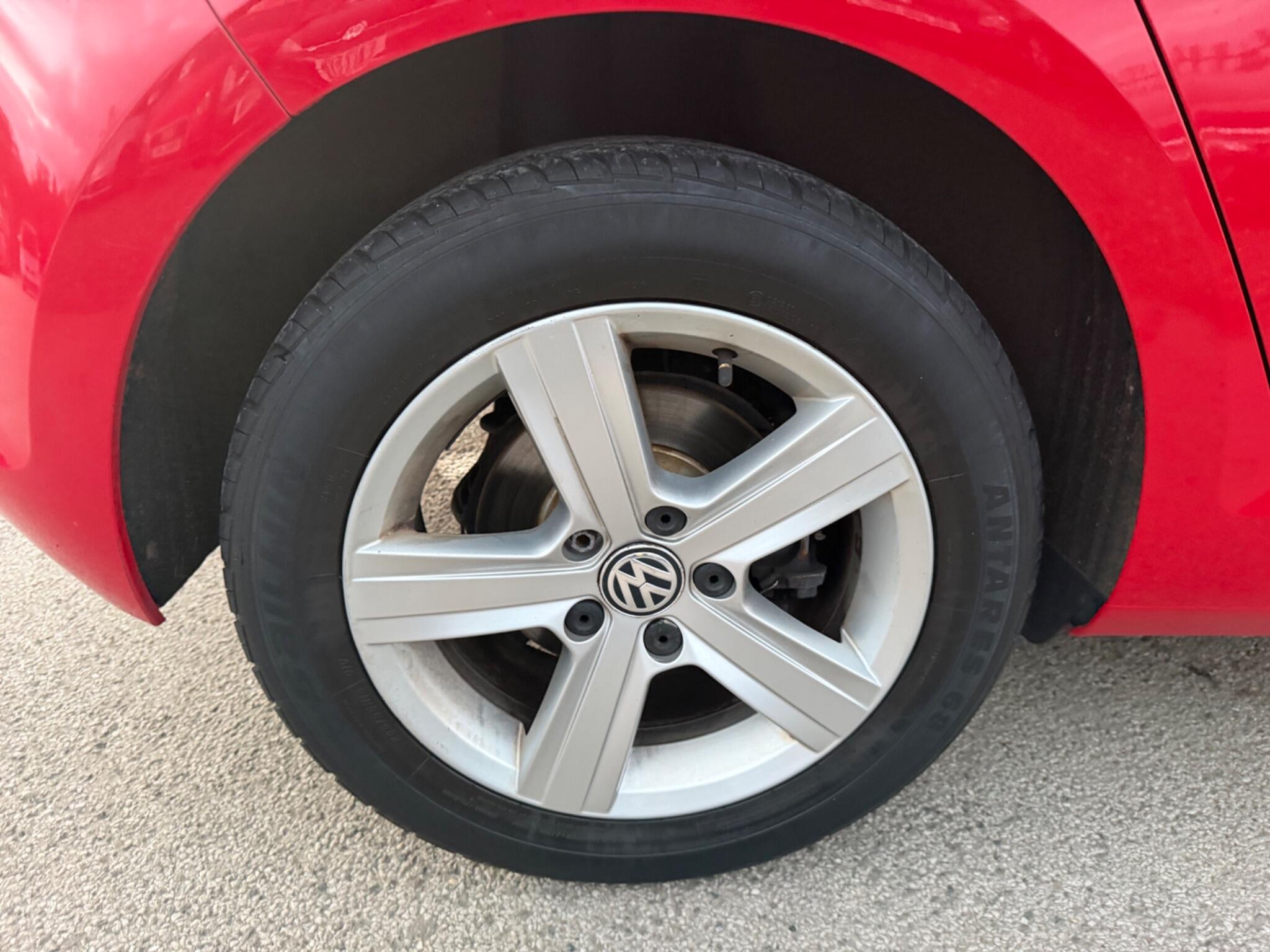 Volkswagen Golf view 42