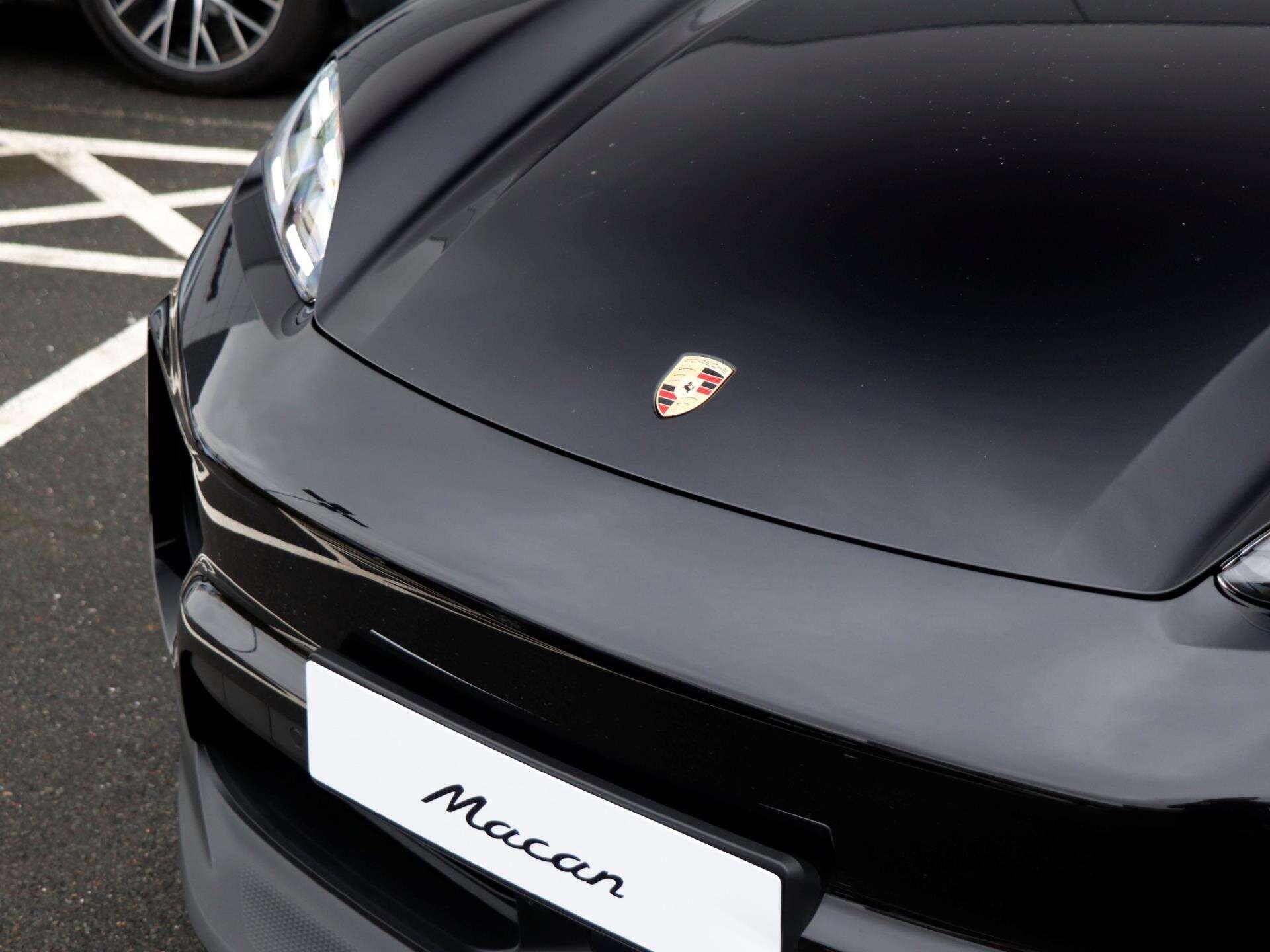 Porsche Macan view 31