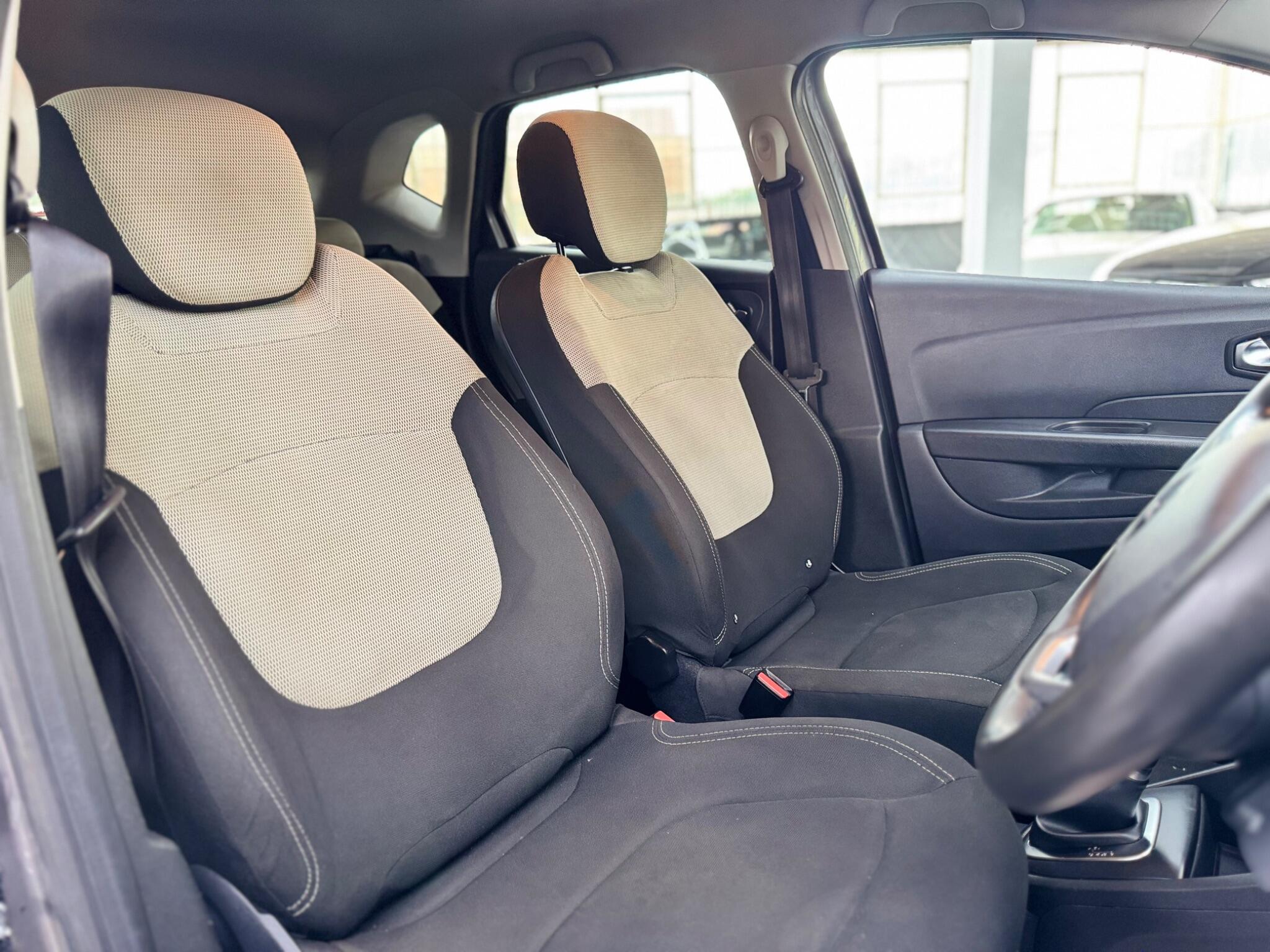 Renault Captur view 26