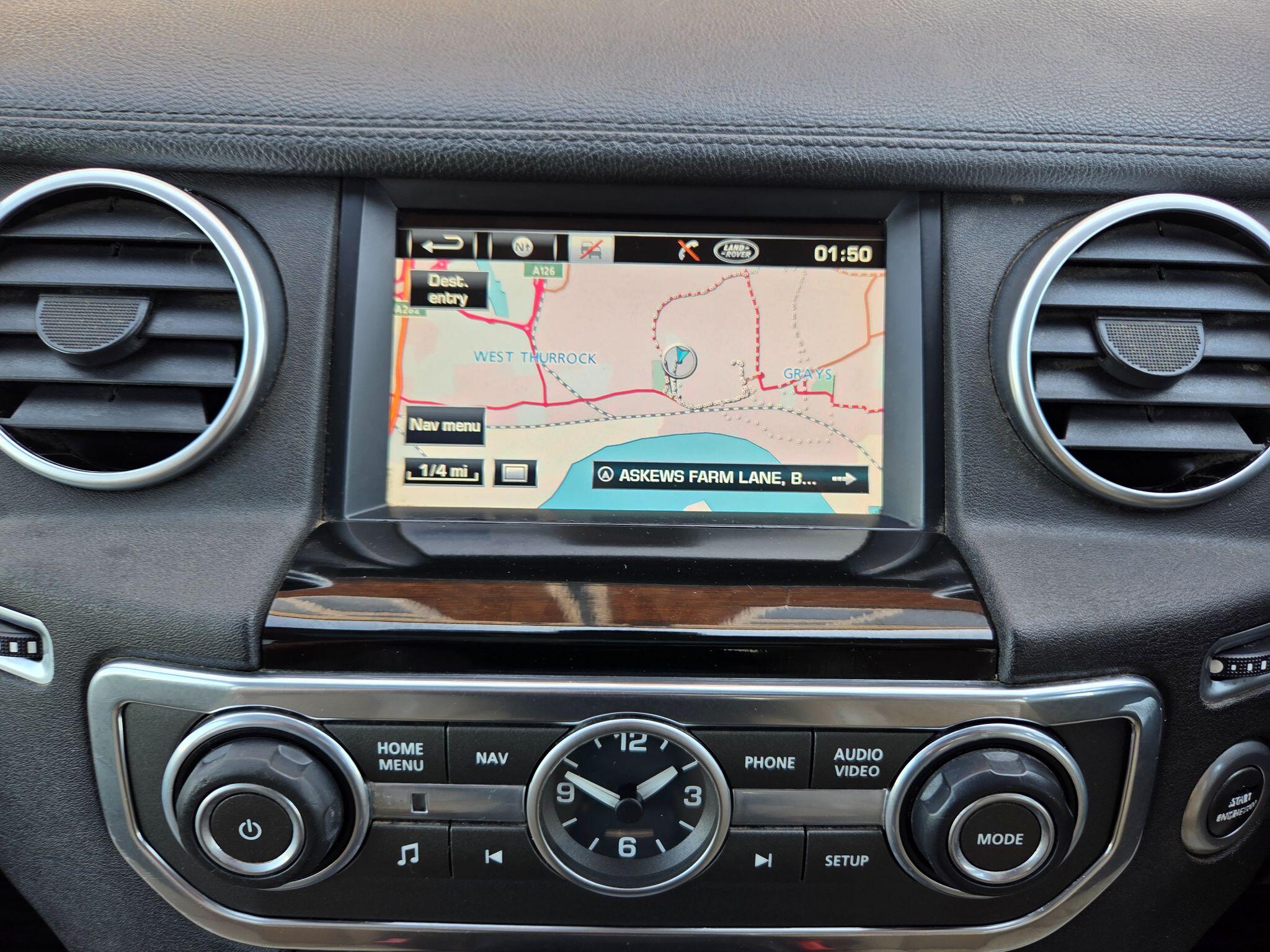 Land Rover Discovery 4 view 22