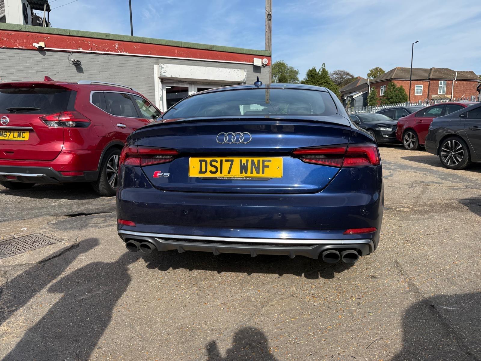 Audi S5 view 12