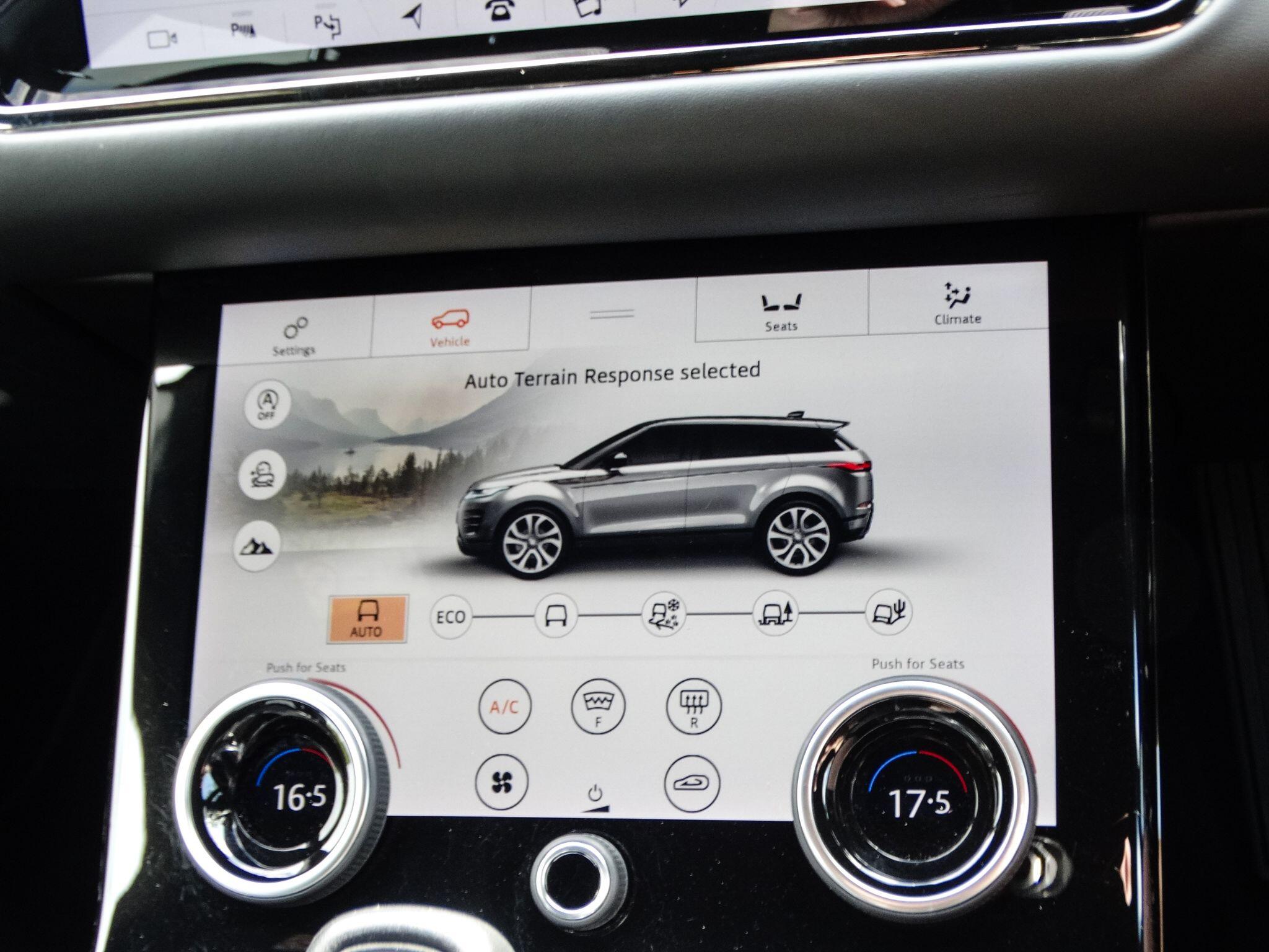 Land Rover Range Rover Evoque view 26