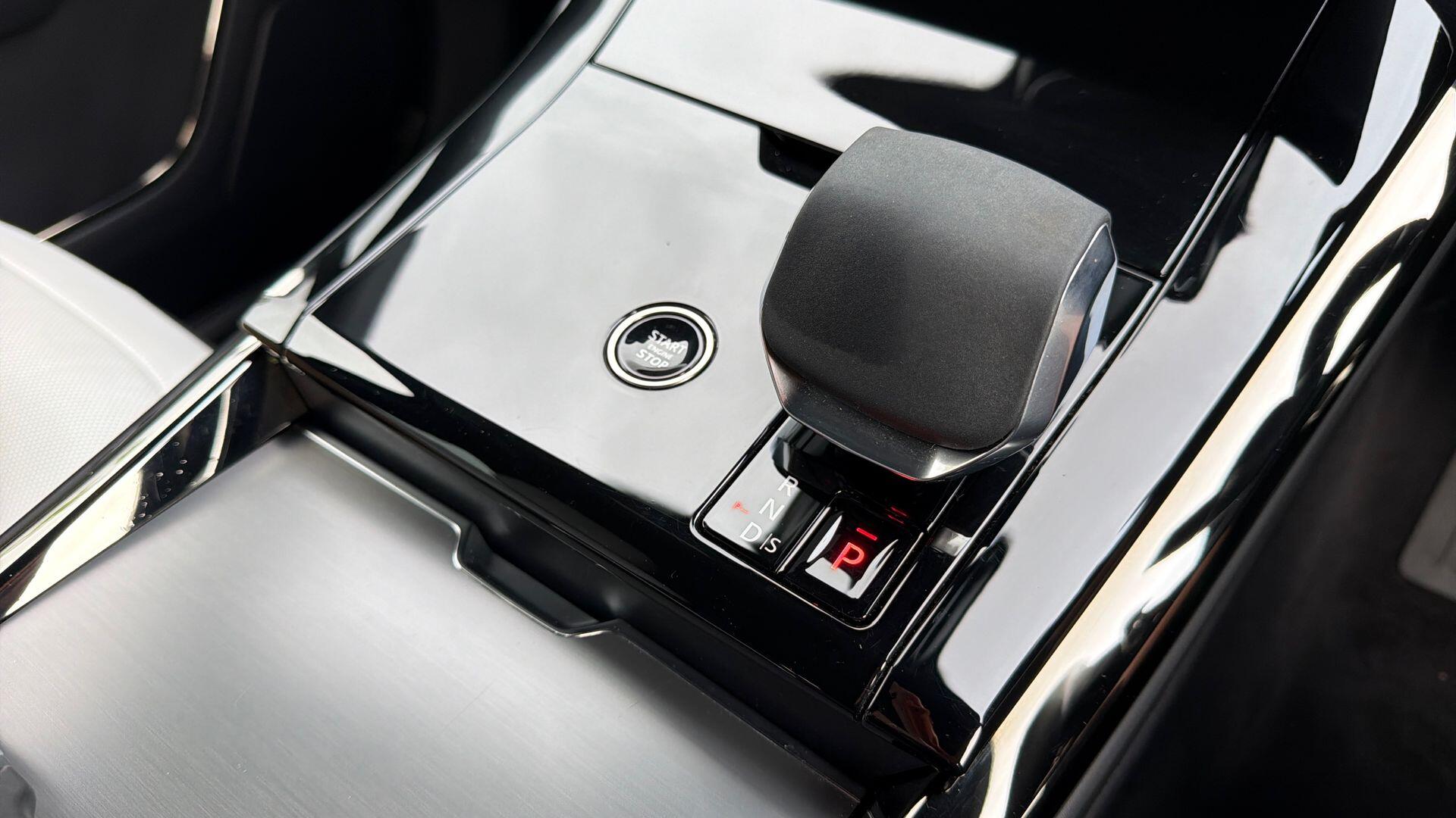 Land Rover Range Rover Sport view 13