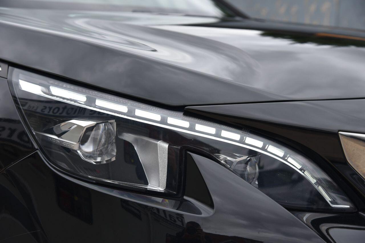Peugeot 3008 view 12
