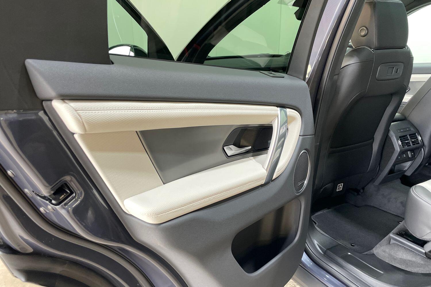 Land Rover Discovery Sport view 21