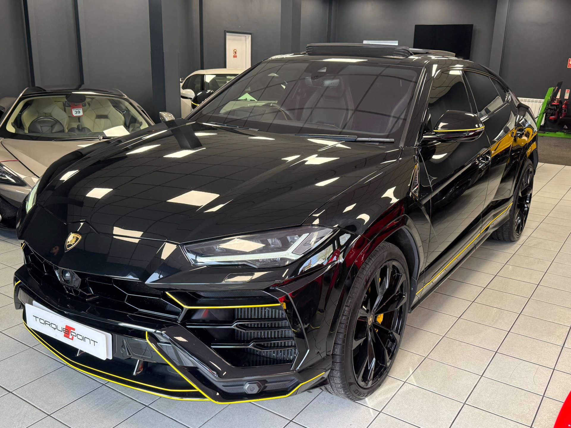Lamborghini Urus view 28