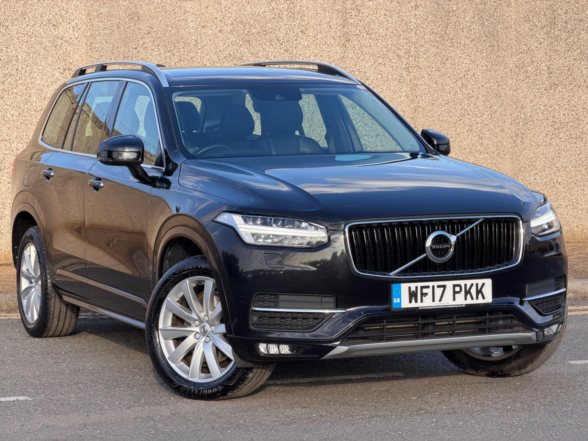 Volvo XC90 main image