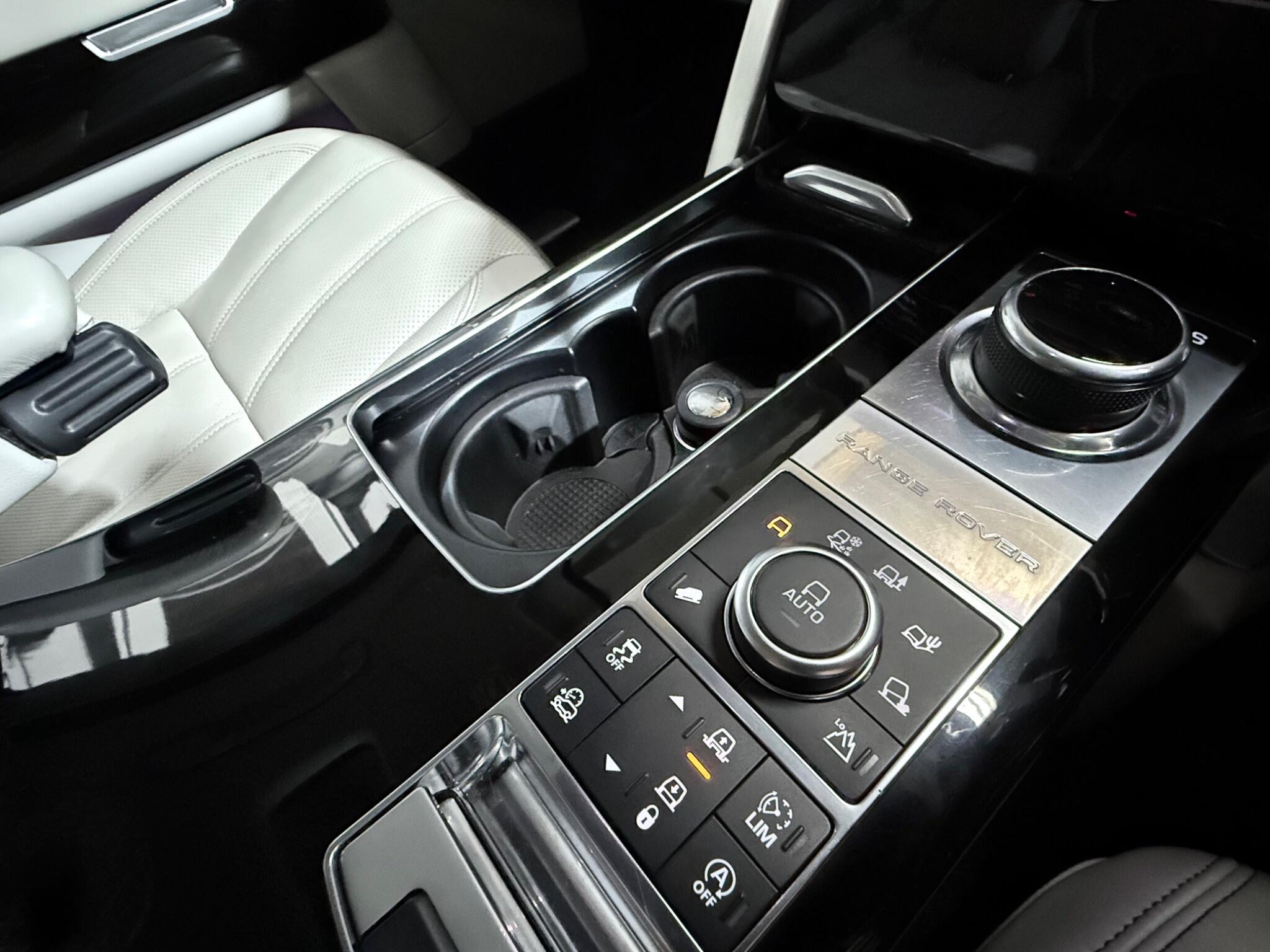 Land Rover Range Rover view 31