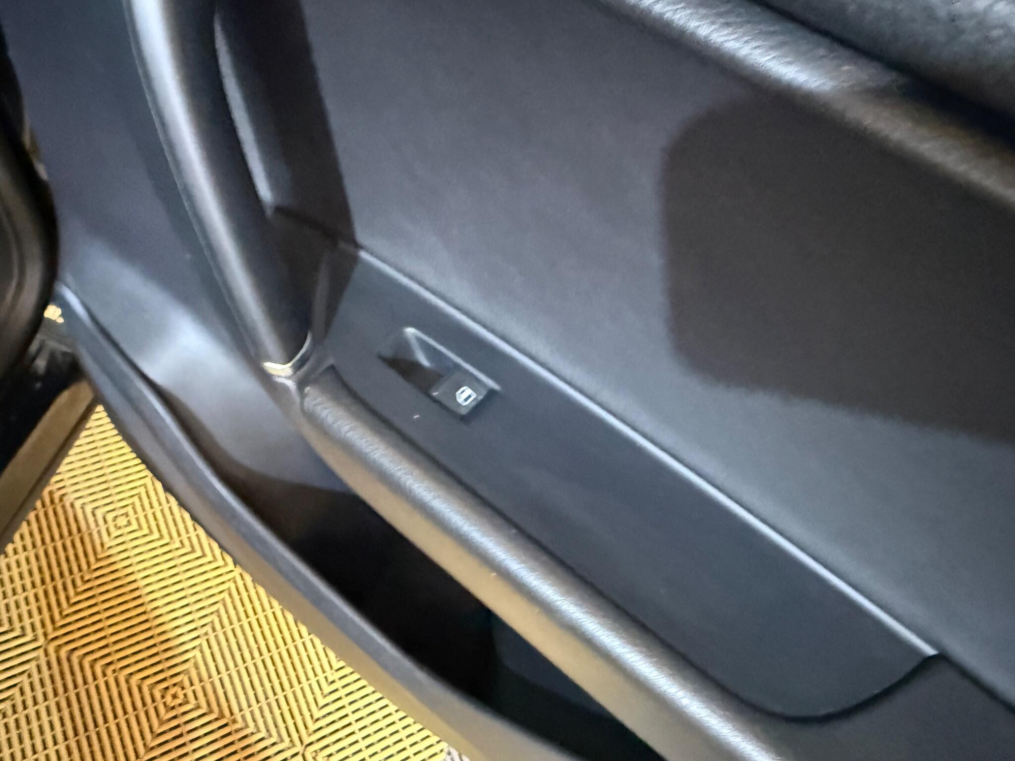 Volkswagen Touareg view 41