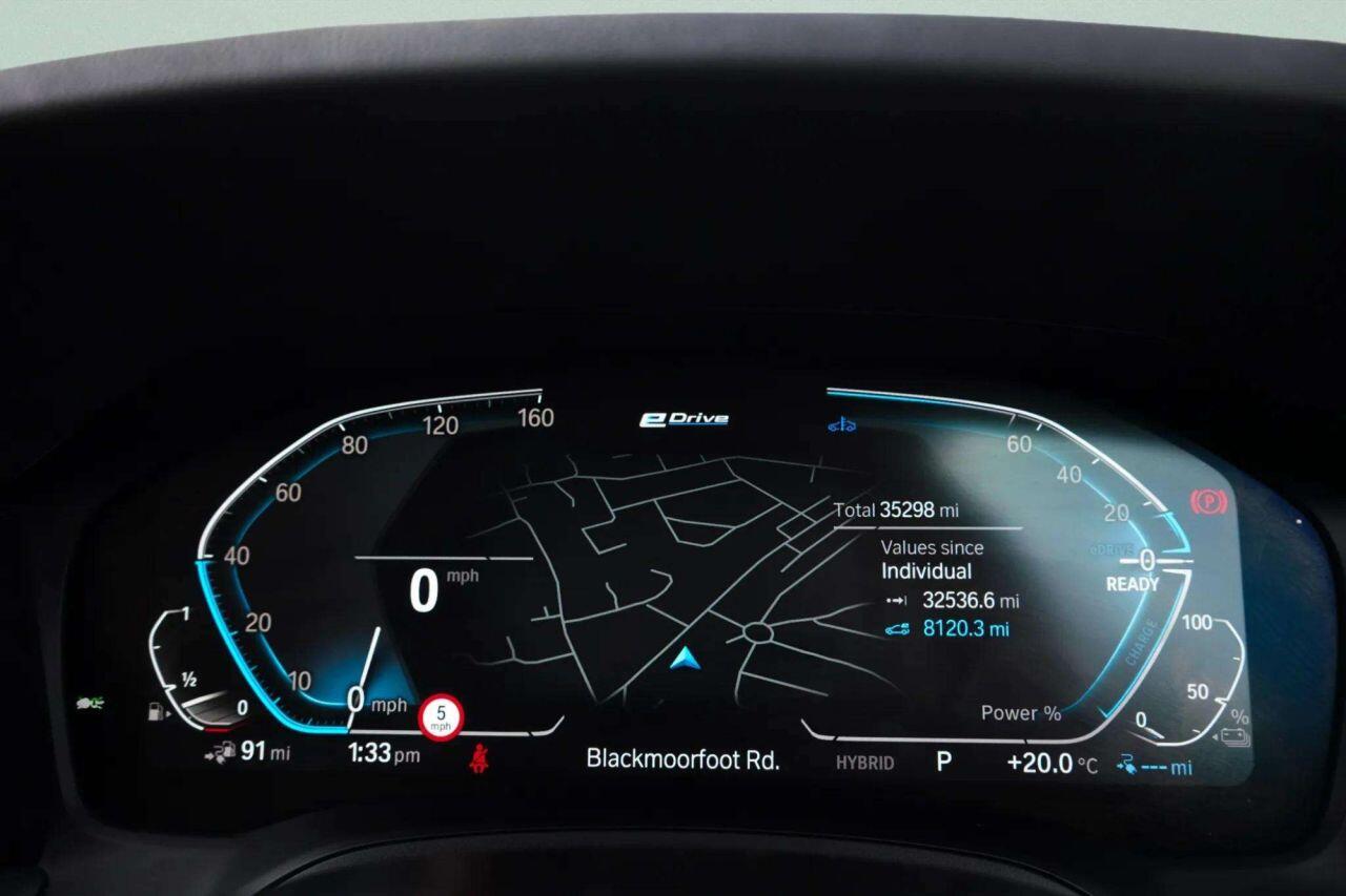 BMW 3 Series view 24