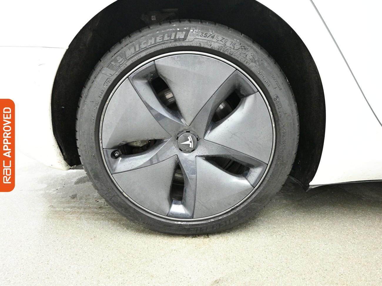 Tesla Model 3 view 26