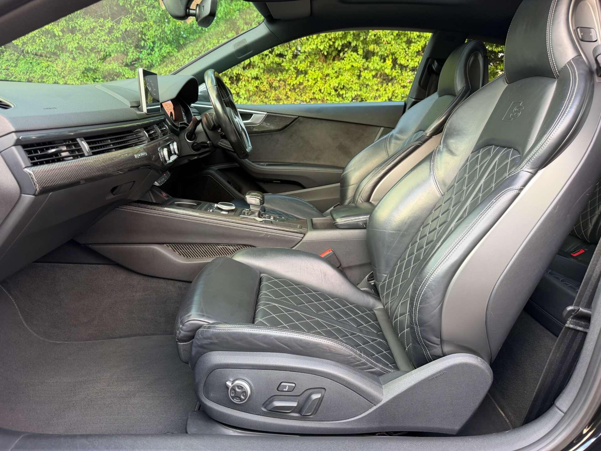 Audi S5 view 26
