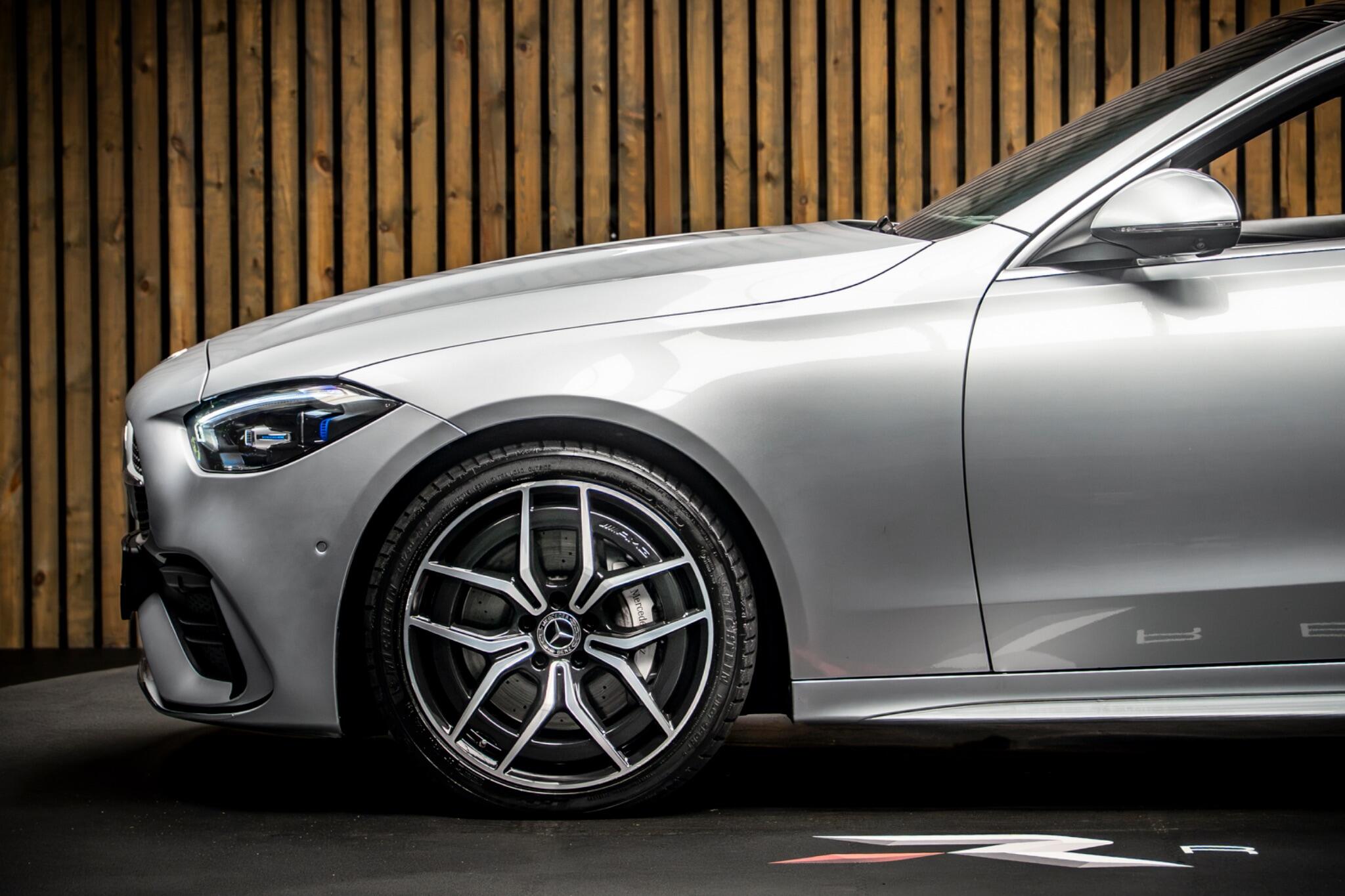 Mercedes-Benz C-Class view 9