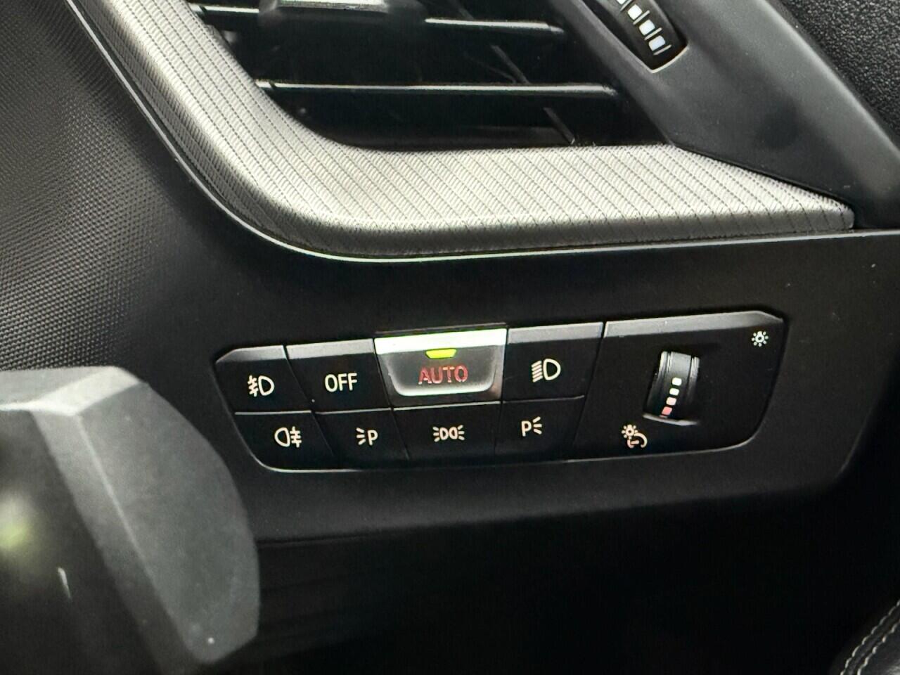 BMW 1 Series view 15
