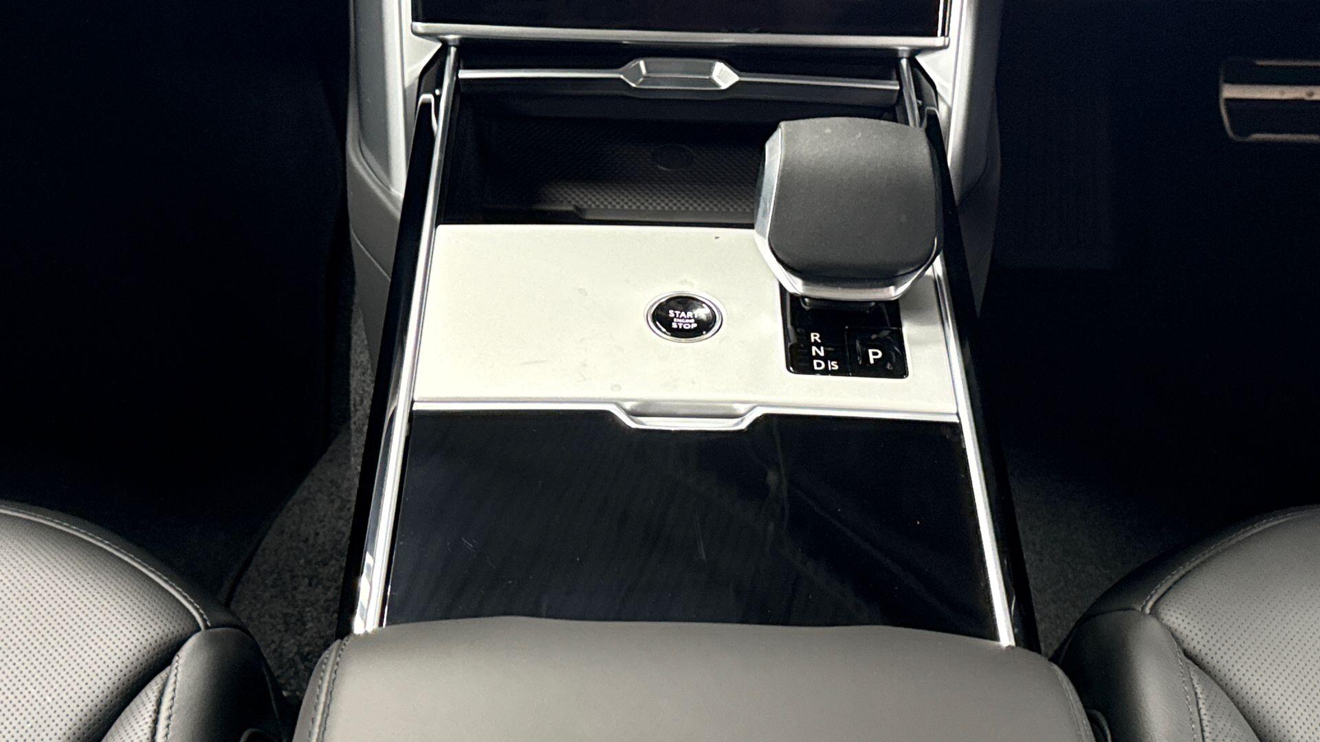 Land Rover Range Rover view 13