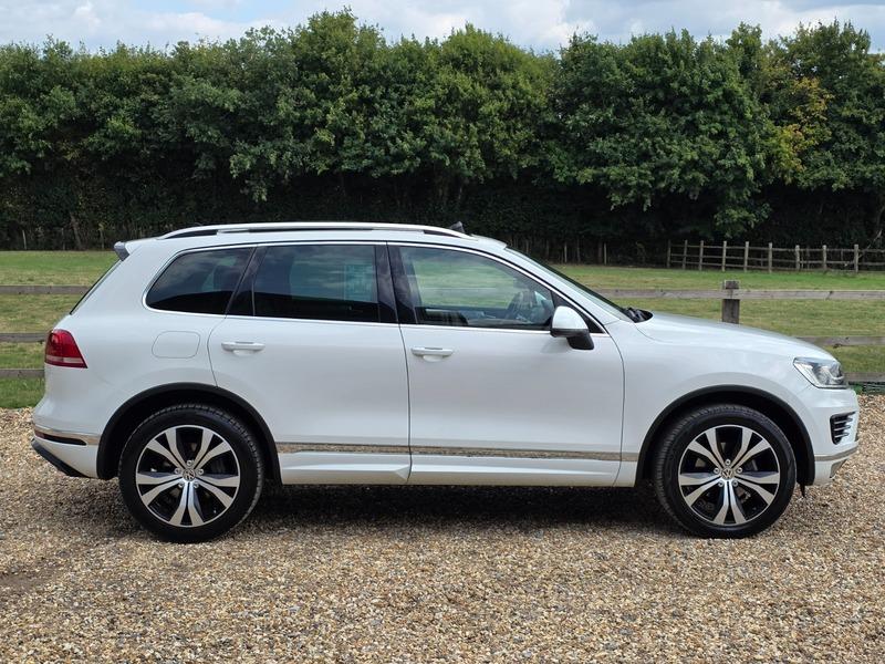 2015 Volkswagen Touareg image 6