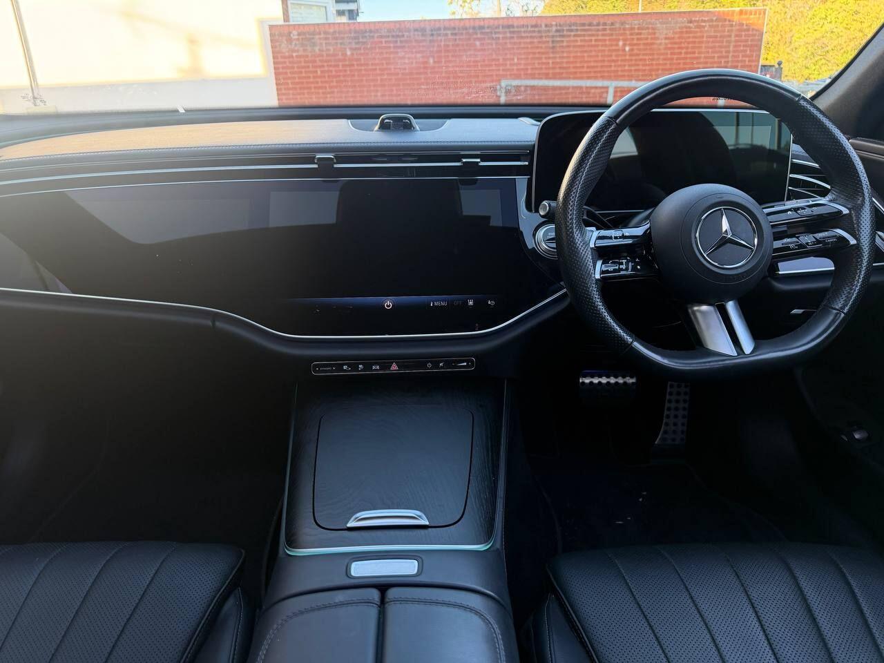 Mercedes-Benz E-Class view 29