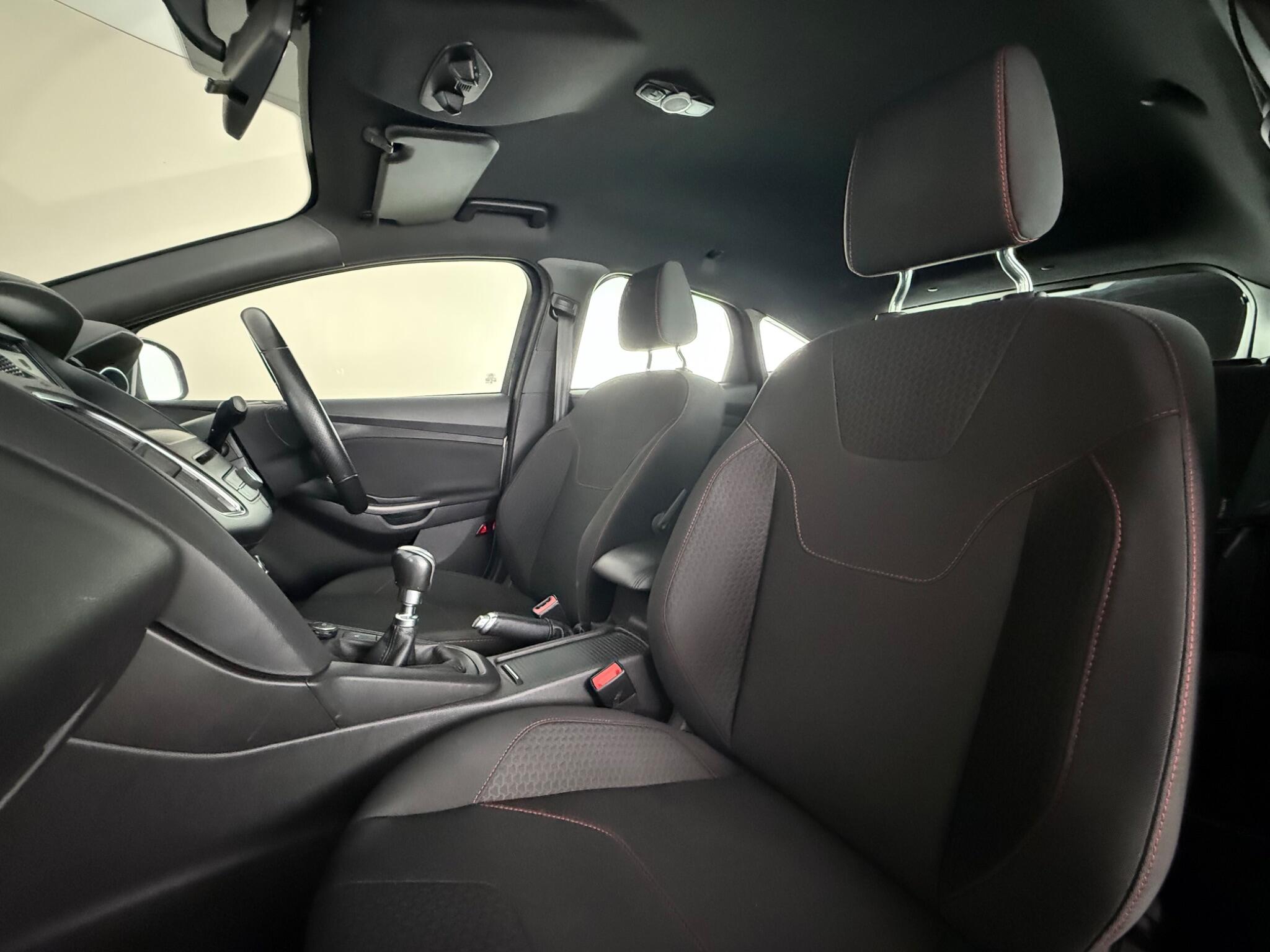 Ford Focus view 31