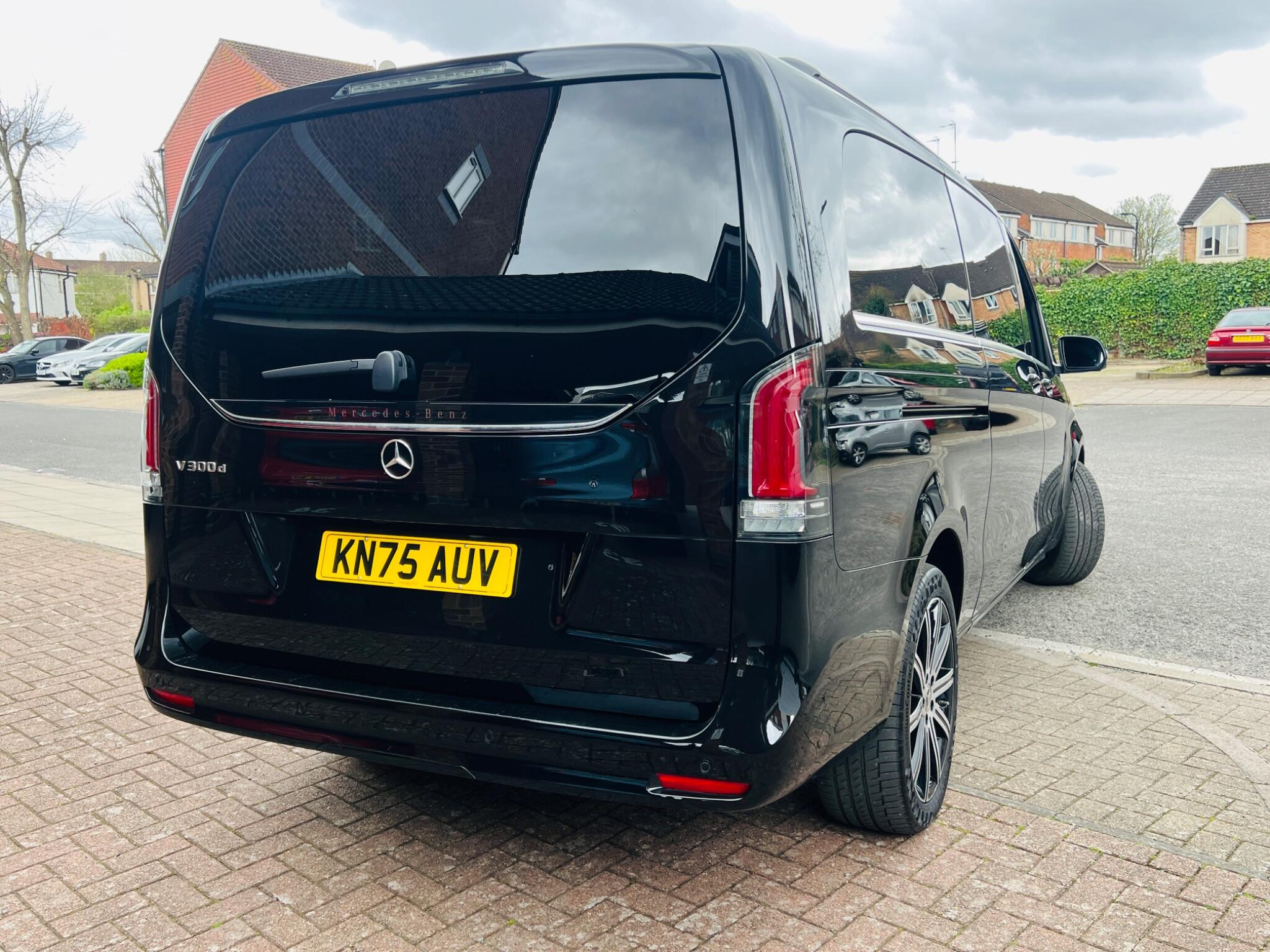 Mercedes-Benz V Class view 23