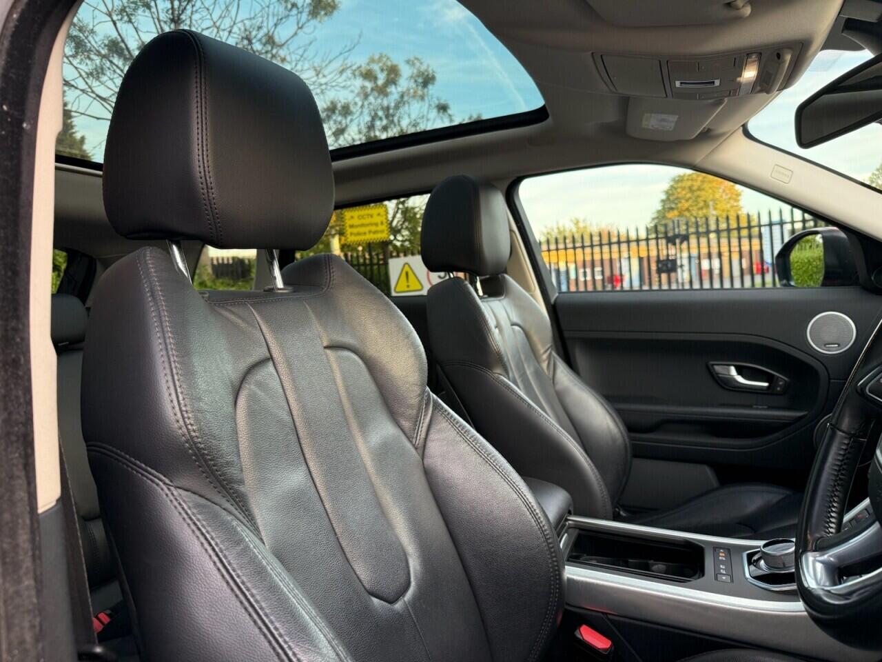 Land Rover Range Rover Evoque view 10