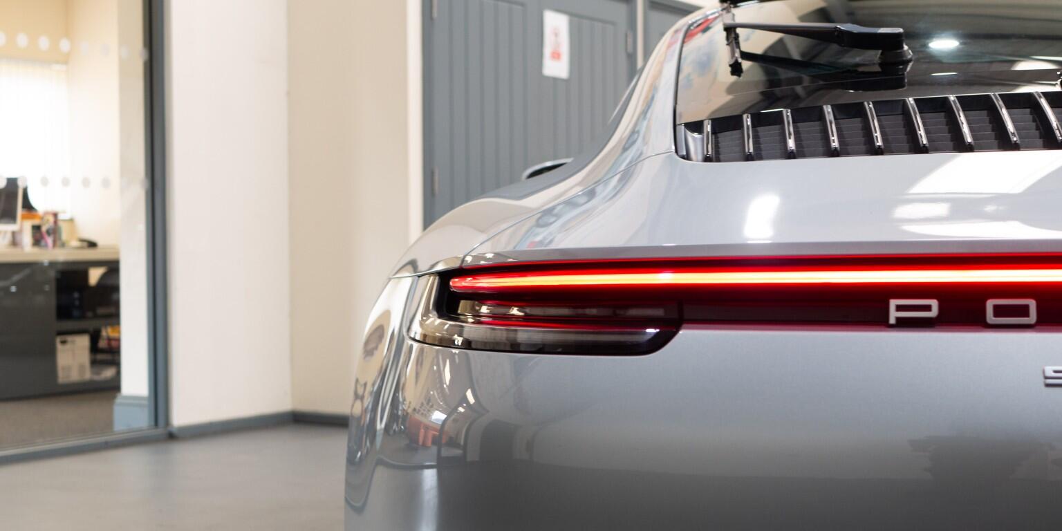 Porsche 911 view 45