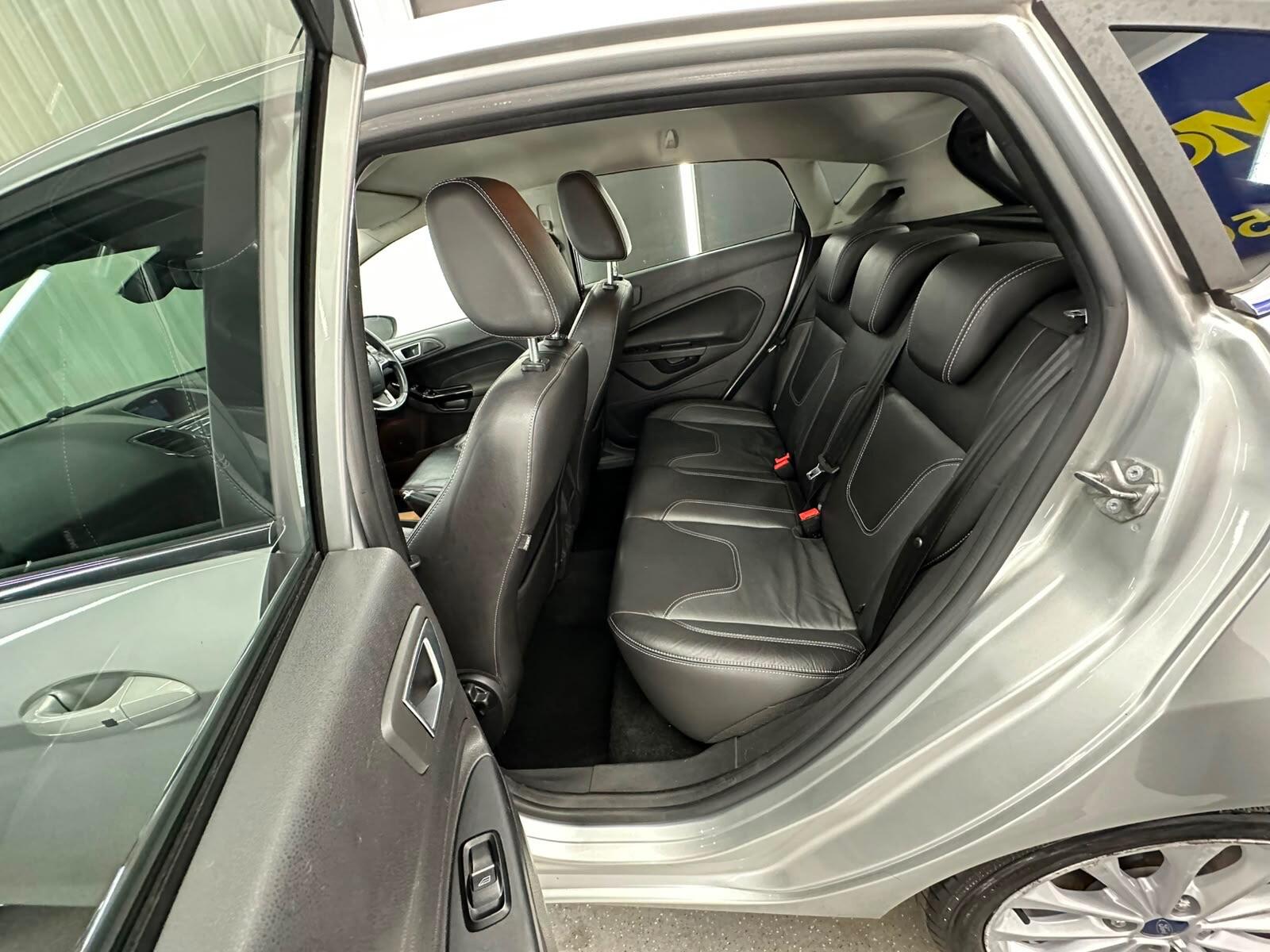 Ford Fiesta view 28