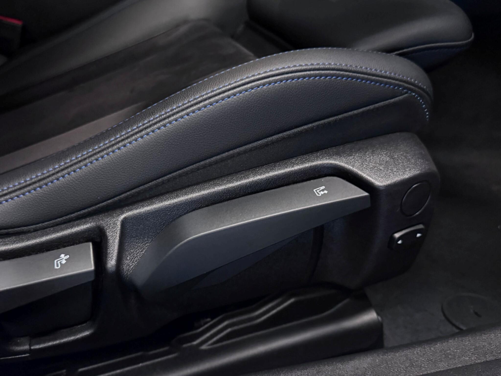 BMW 3 Series view 22