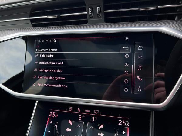 Audi RS6 Avant view 31