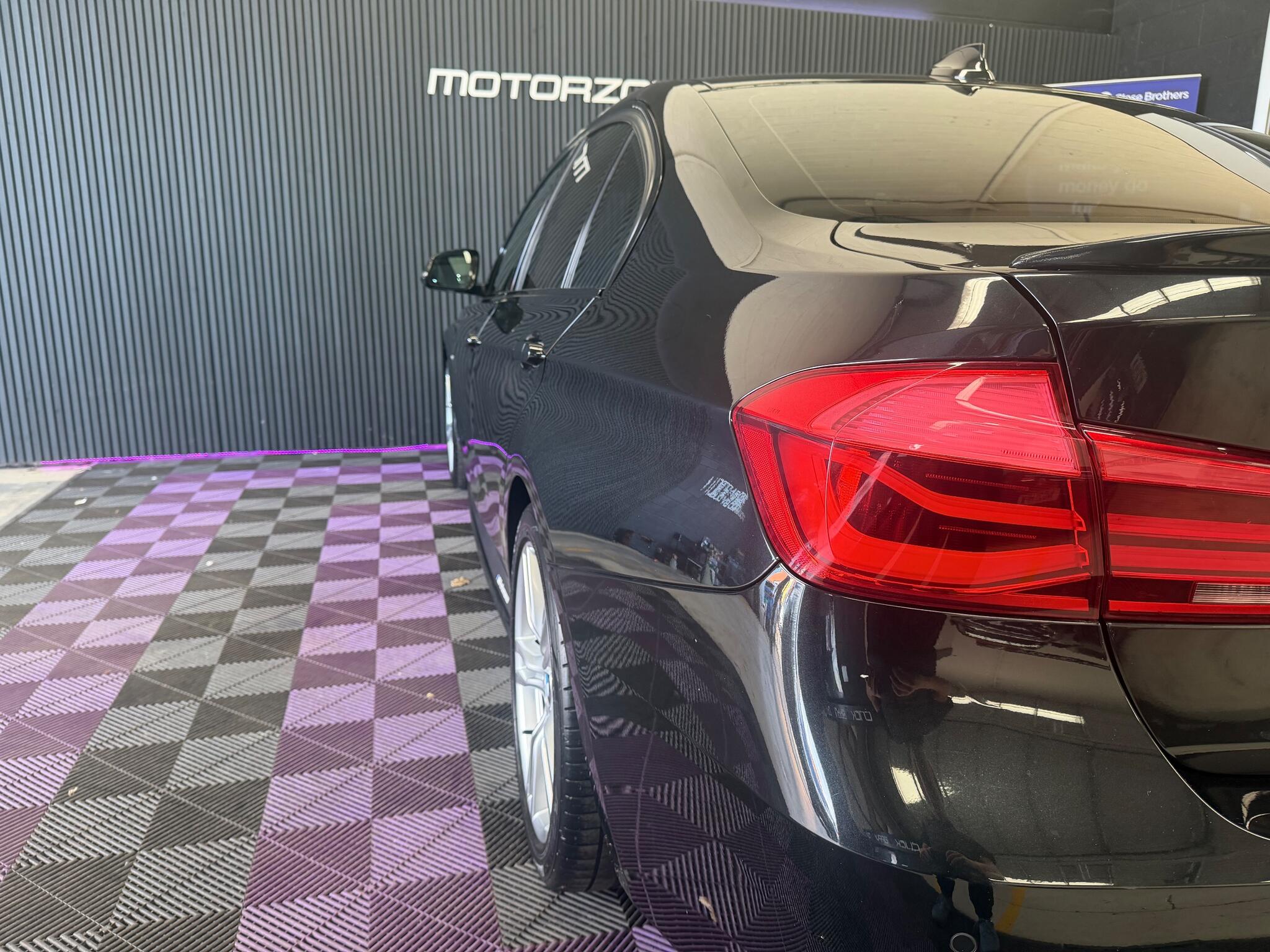 BMW 3 Series view 16