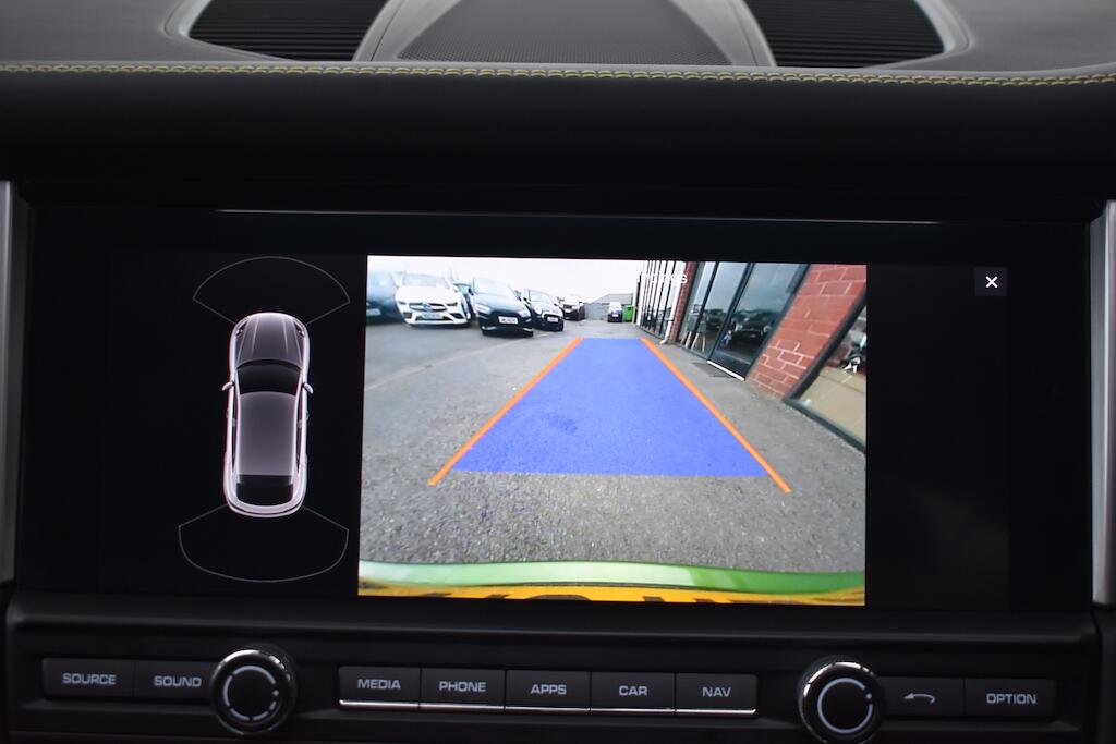 Porsche Macan view 89