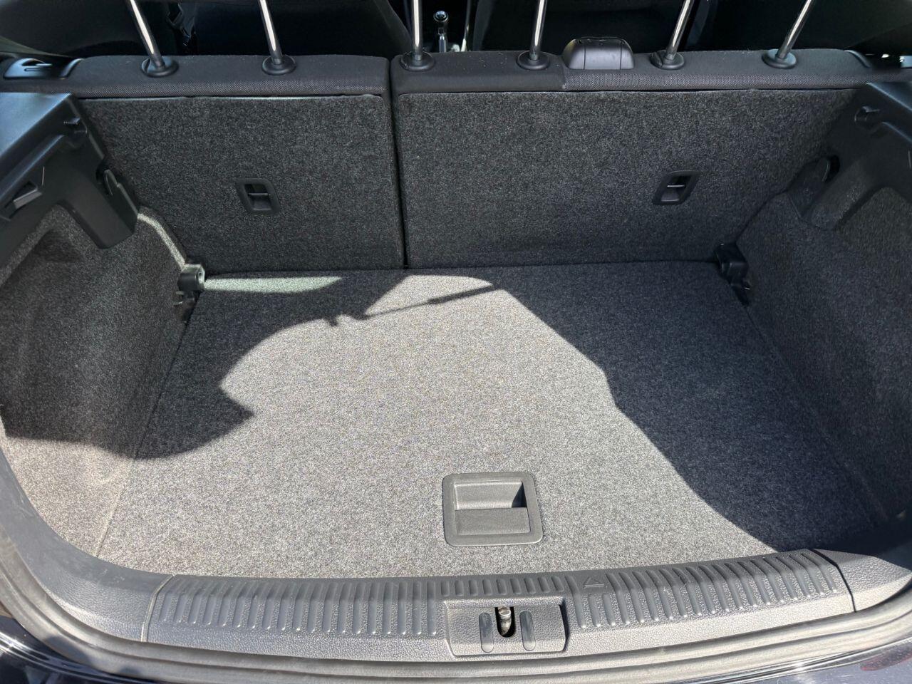 Volkswagen Polo view 28