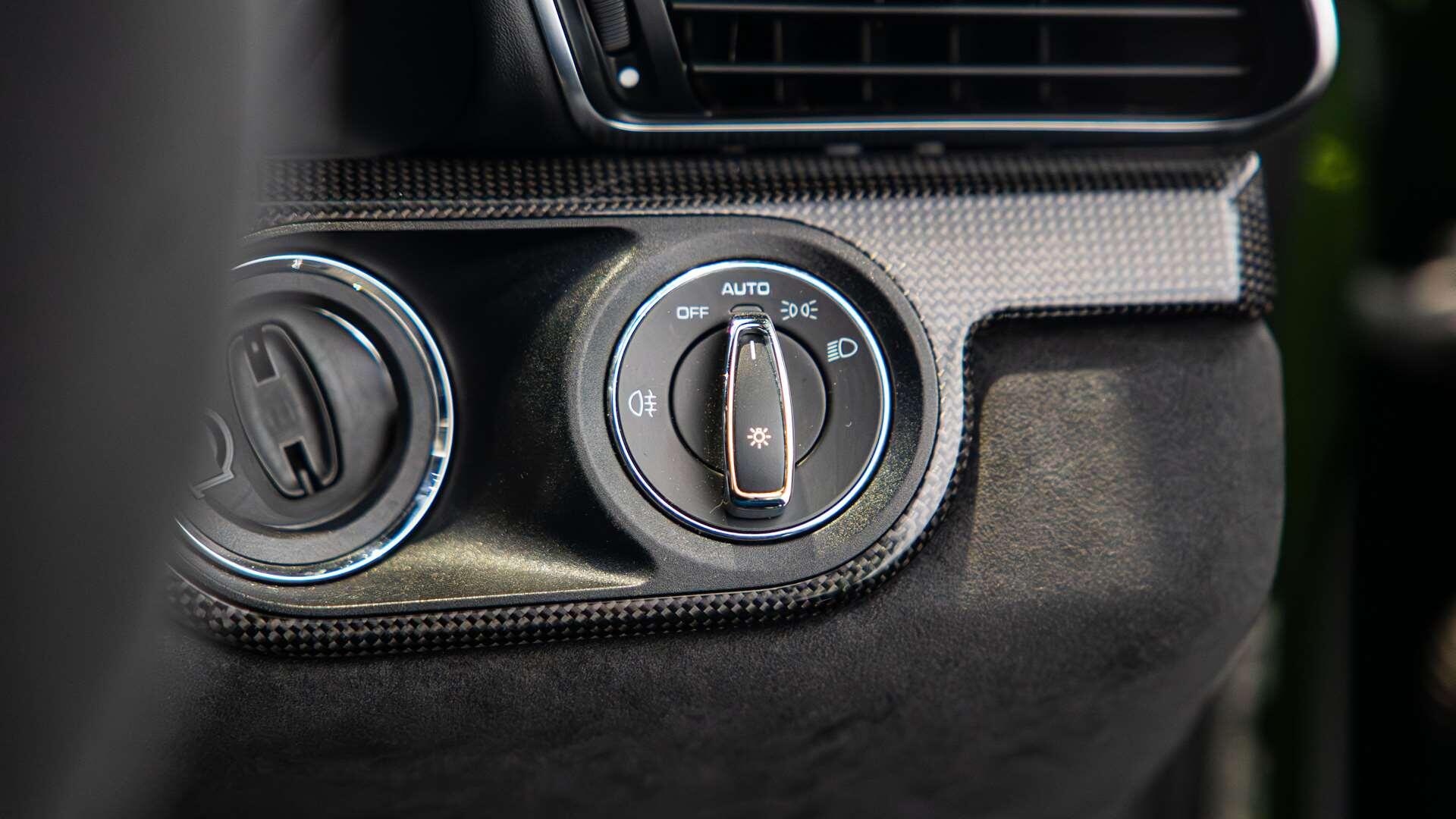 Porsche 911 view 39