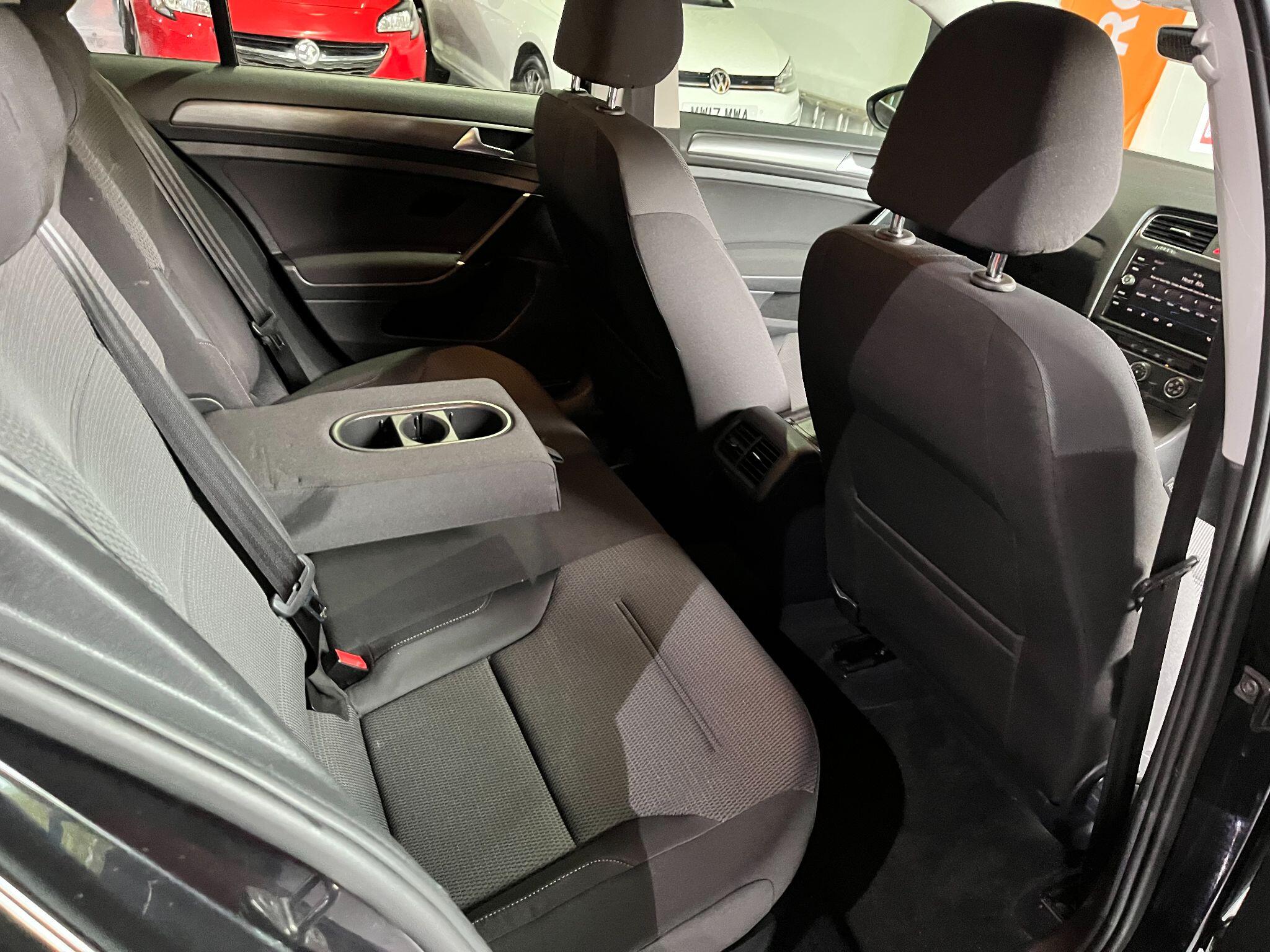 Volkswagen Golf view 26