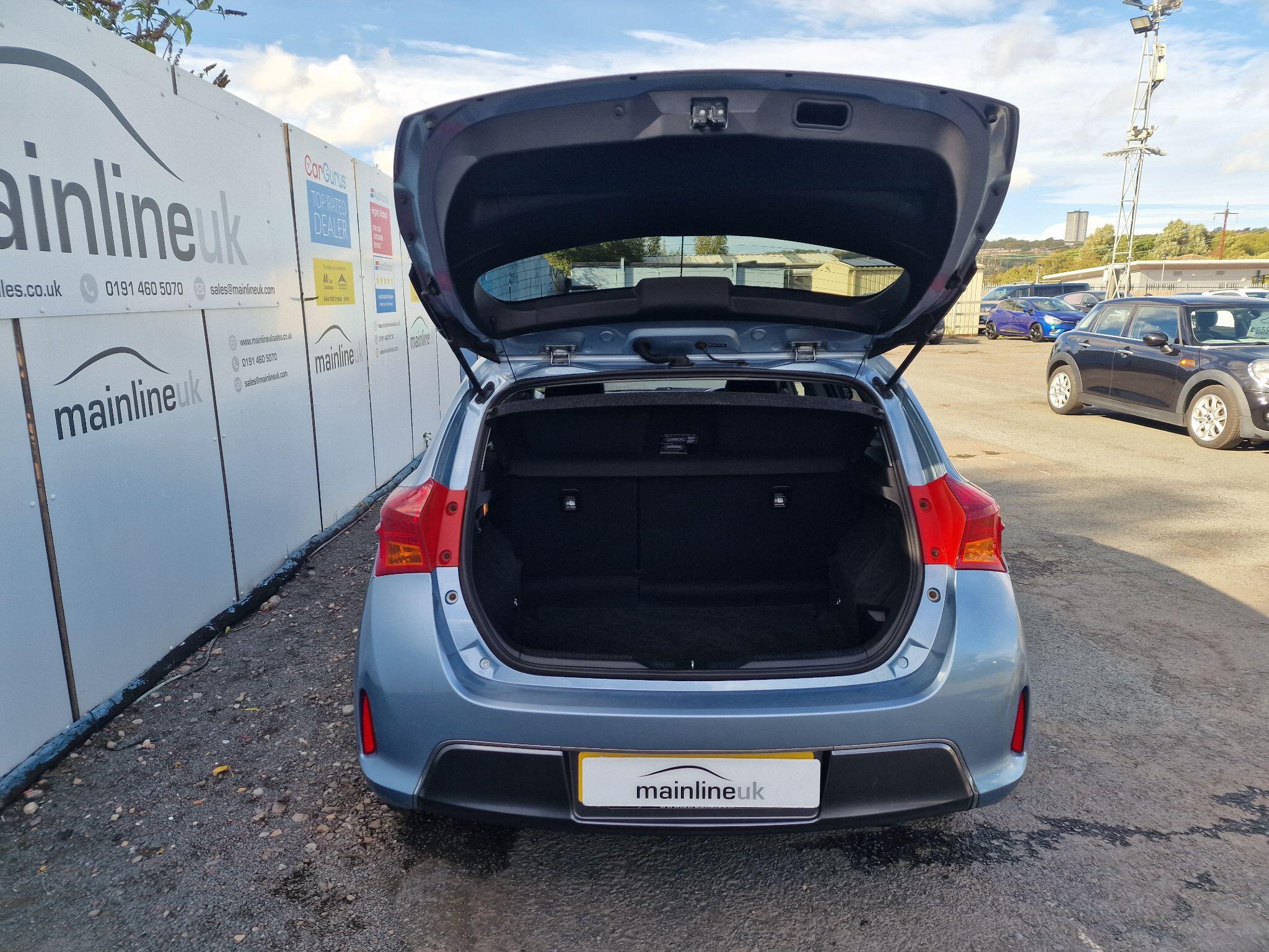Toyota Auris view 54