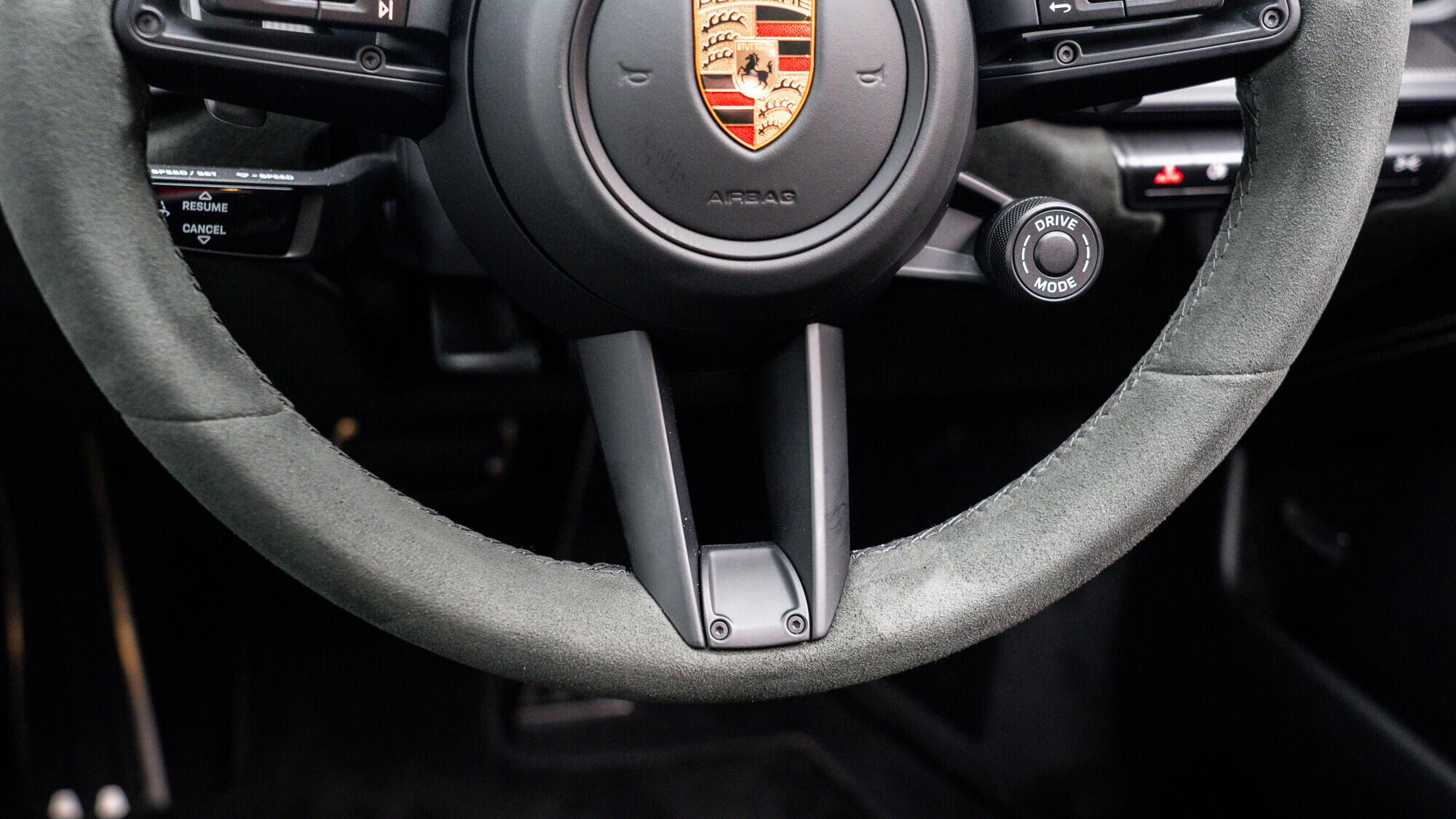 Porsche 911 view 24