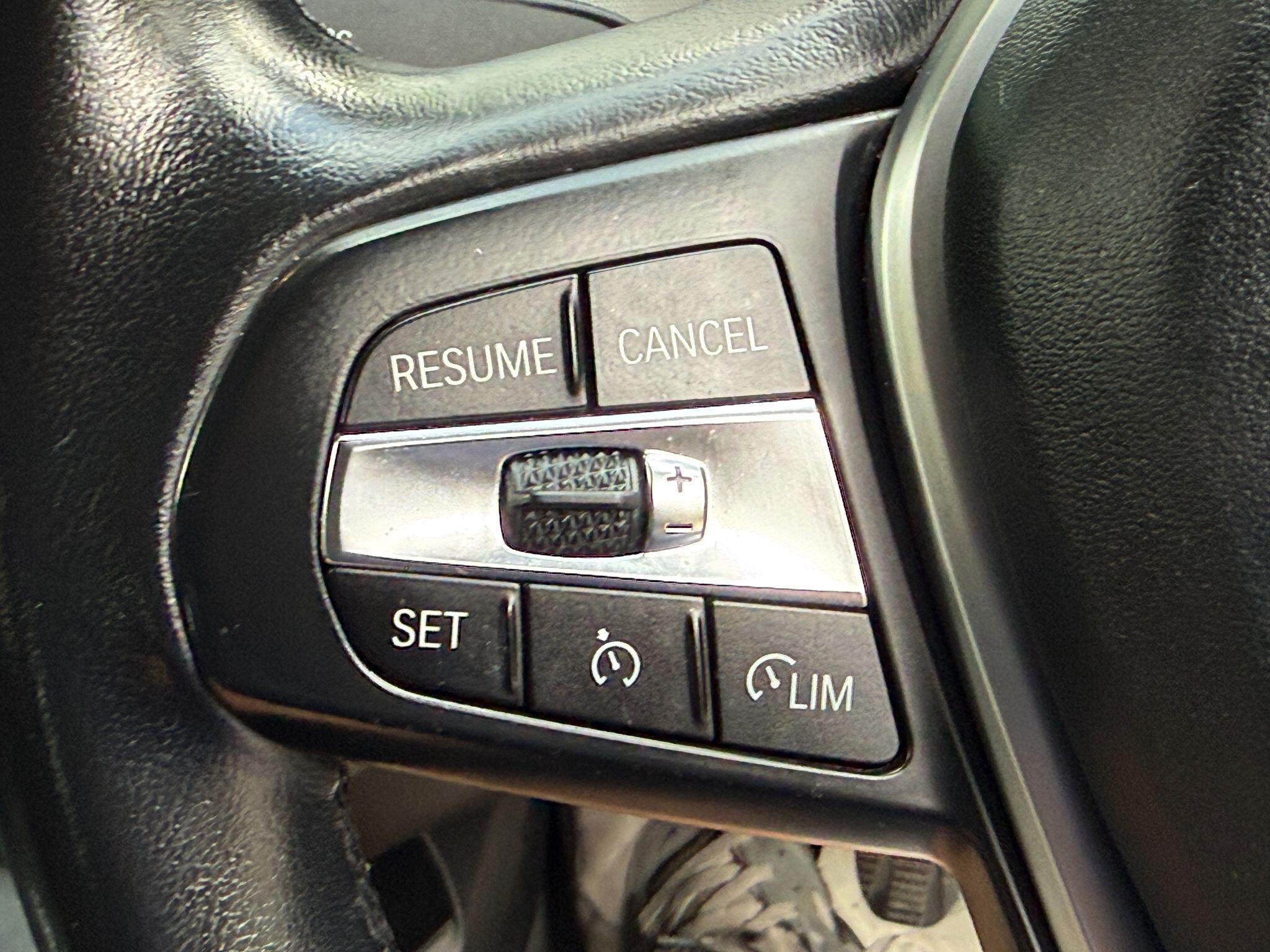 BMW 1 Series view 34