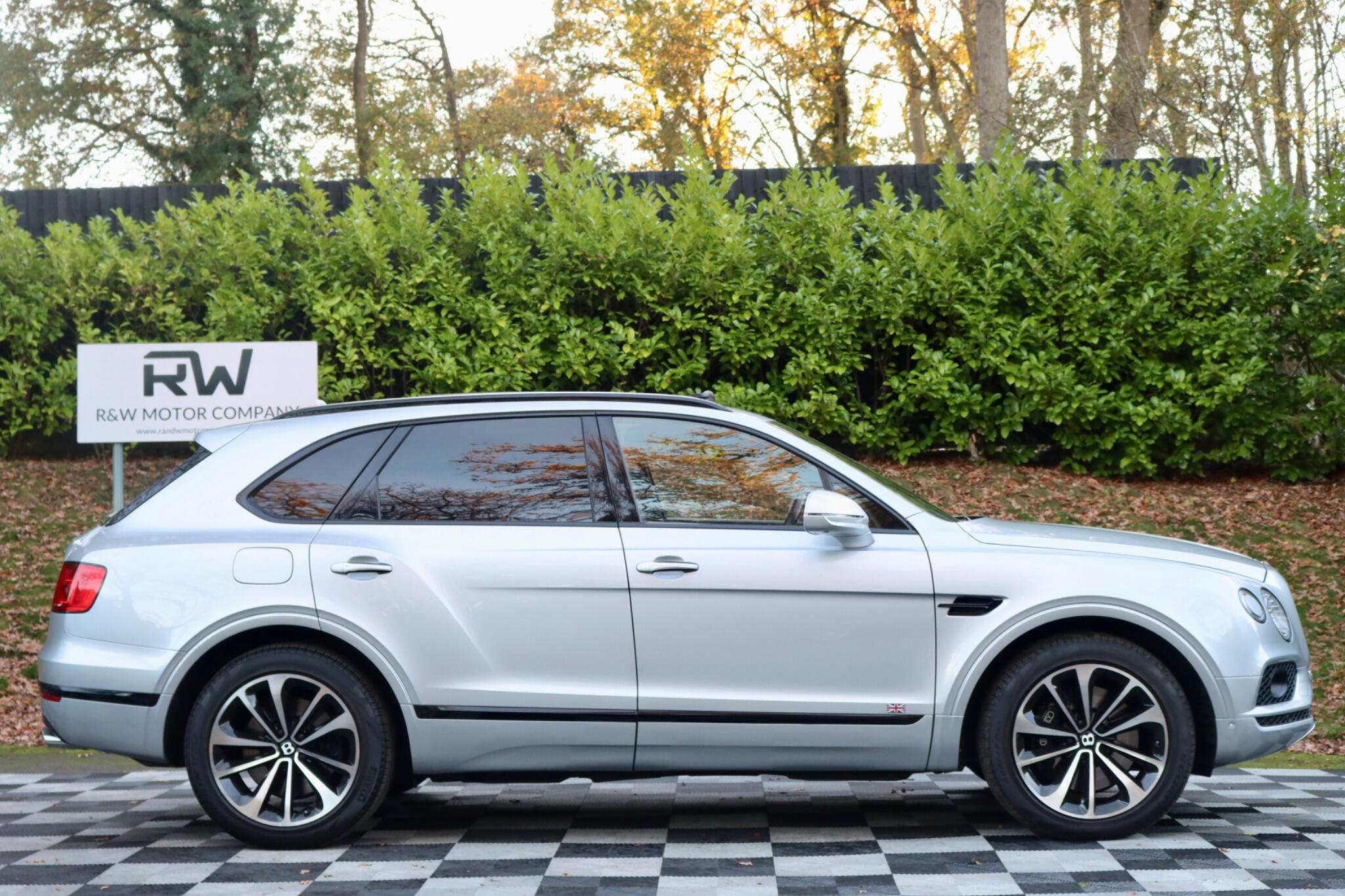 Bentley Bentayga view 16