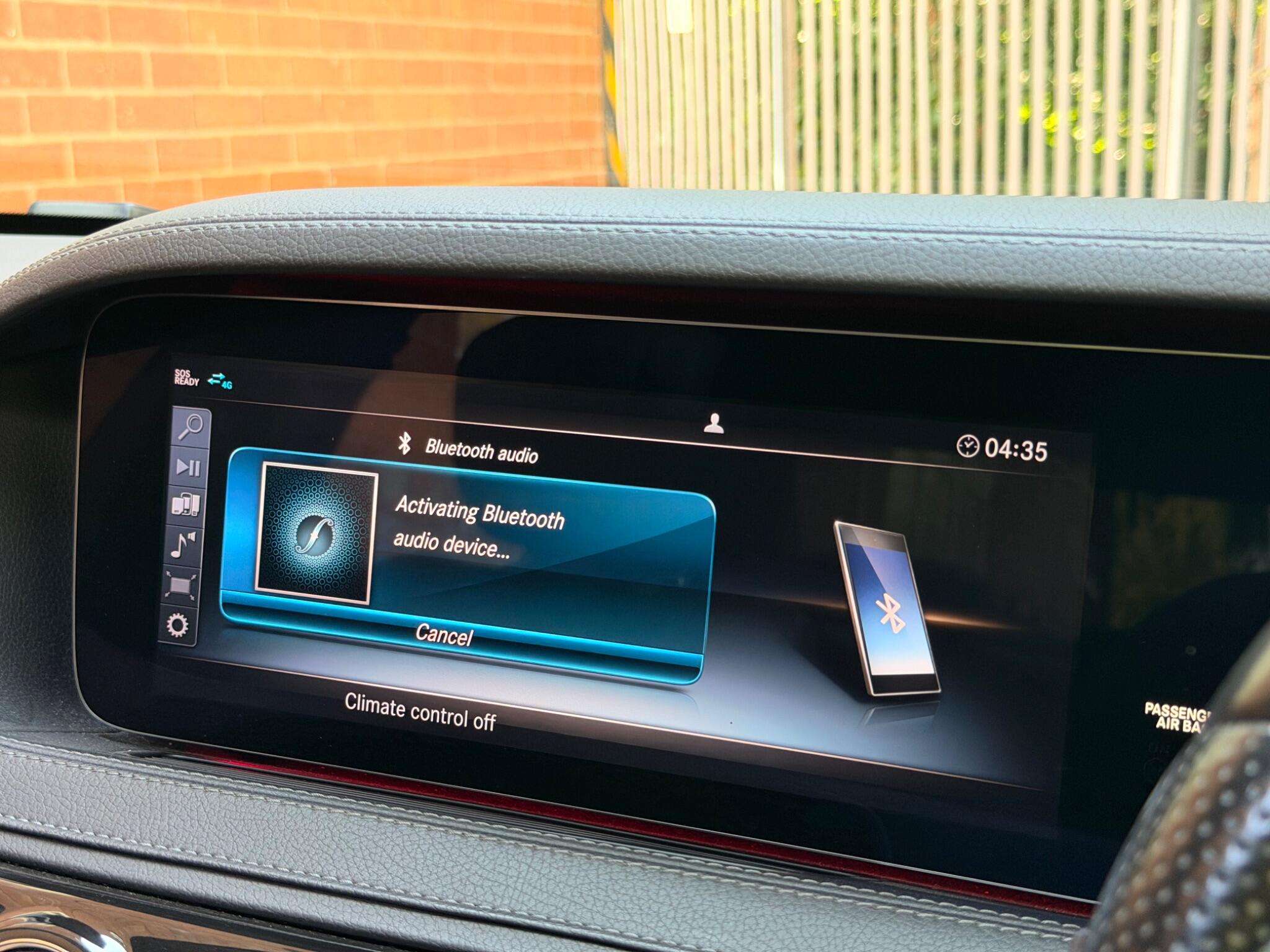 Mercedes-Benz S-Class view 32