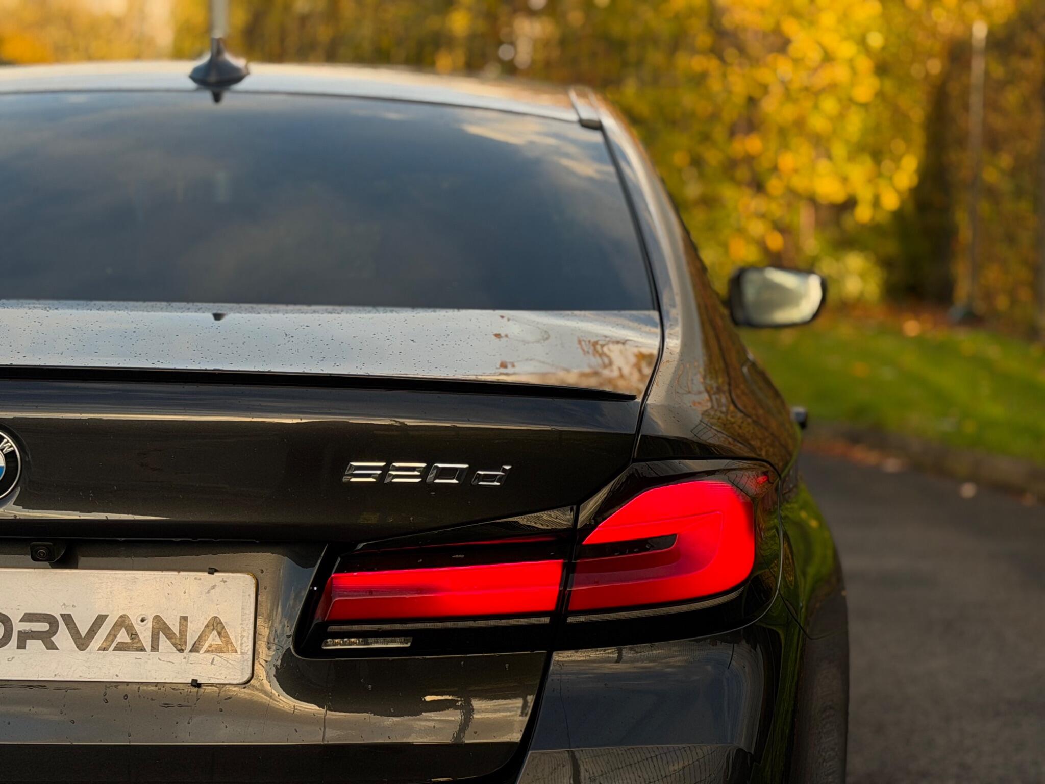 BMW 5 Series view 17
