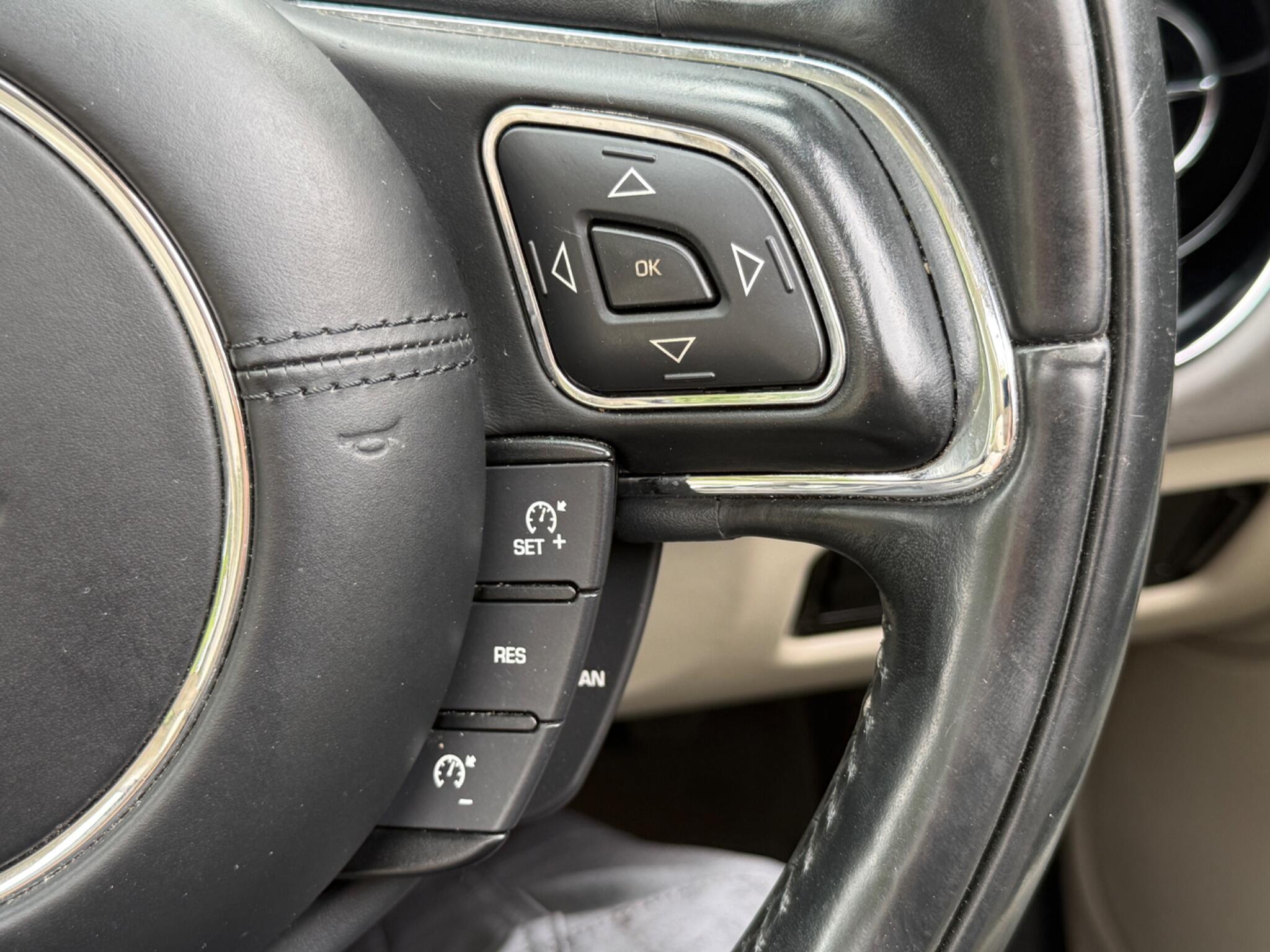 Jaguar XJ - Image 79