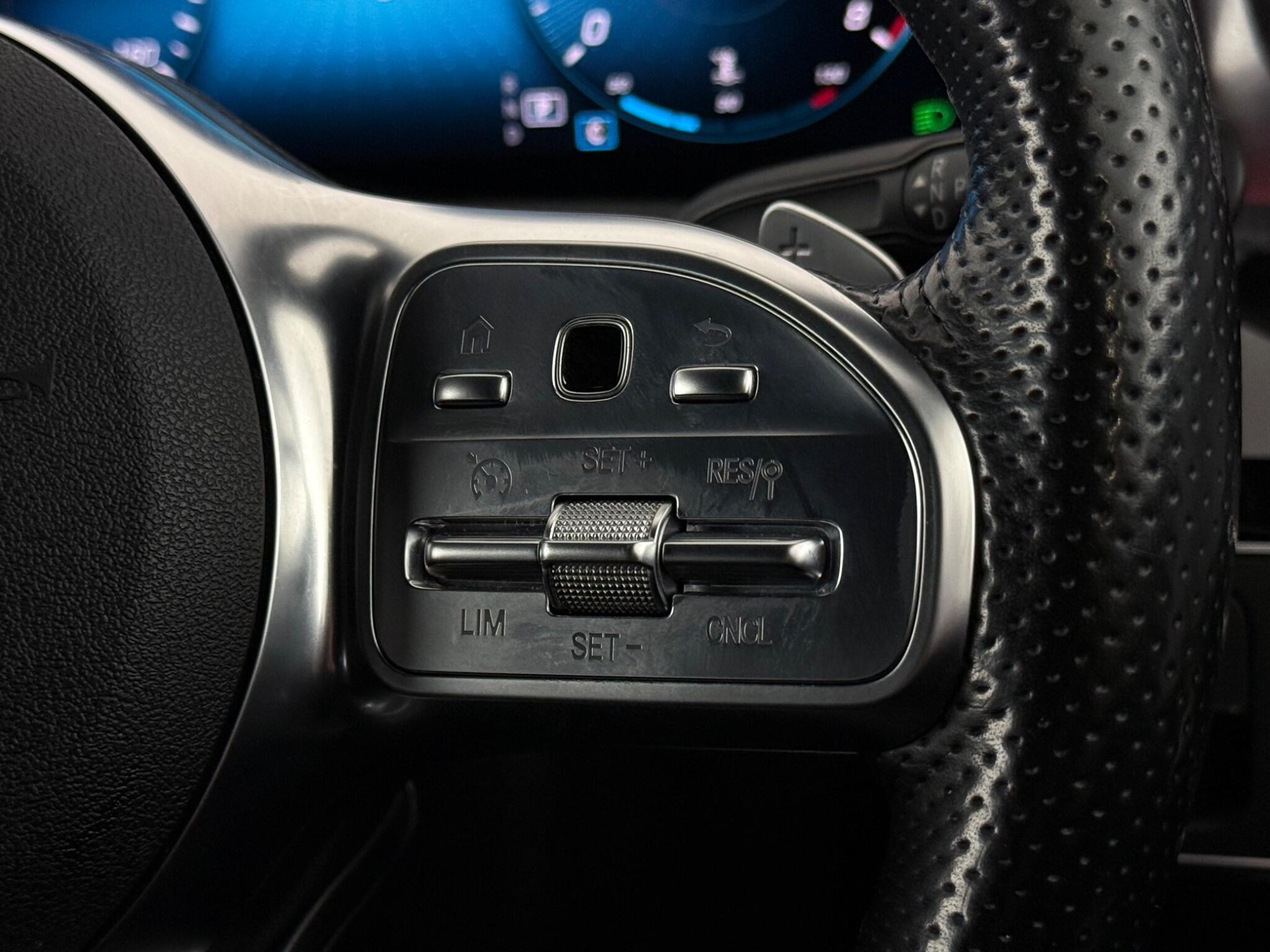 Mercedes-Benz Cla view 16