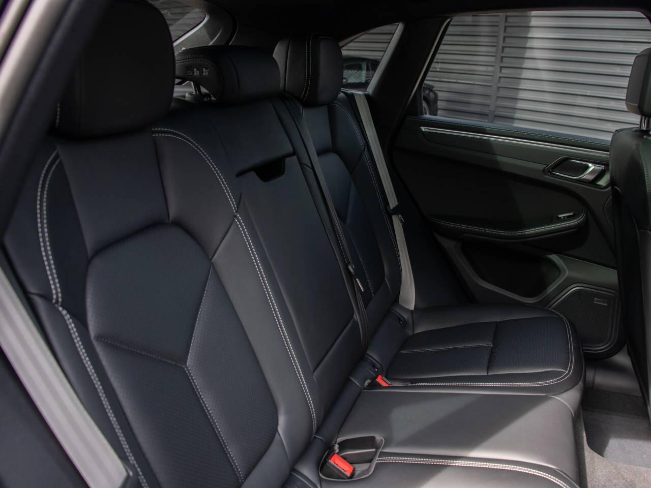 Porsche Macan view 43
