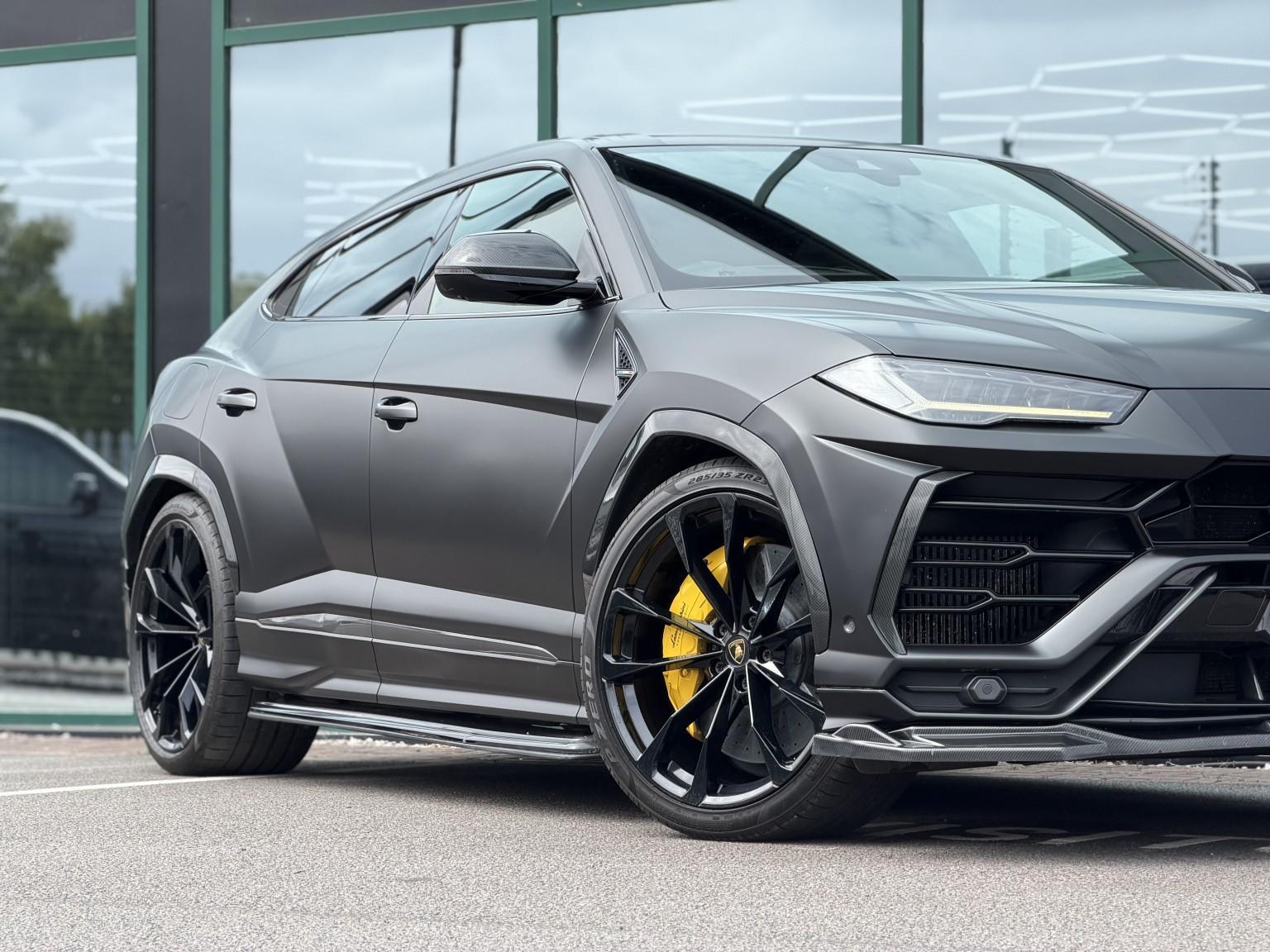 Lamborghini Urus view 11