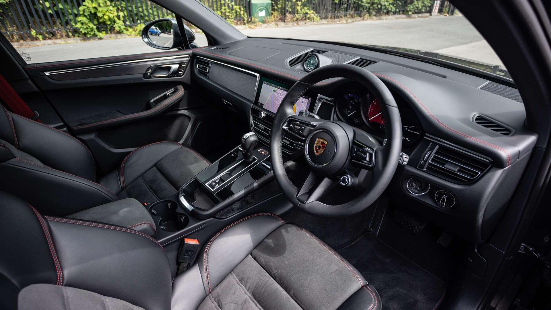 Porsche Macan view 13