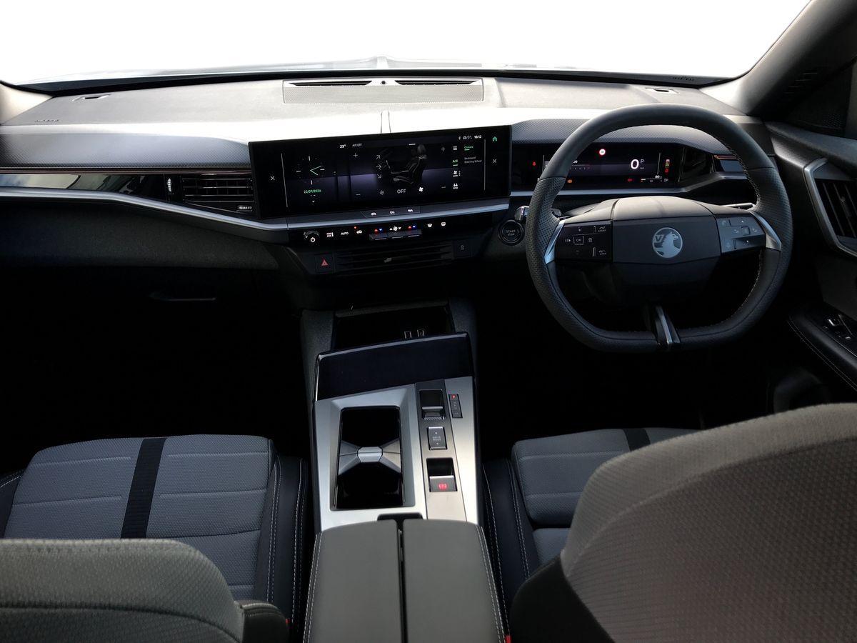 Vauxhall Grandland view 4