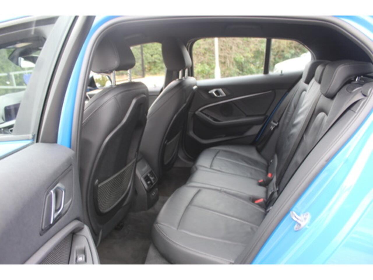 BMW 1 Series view 17